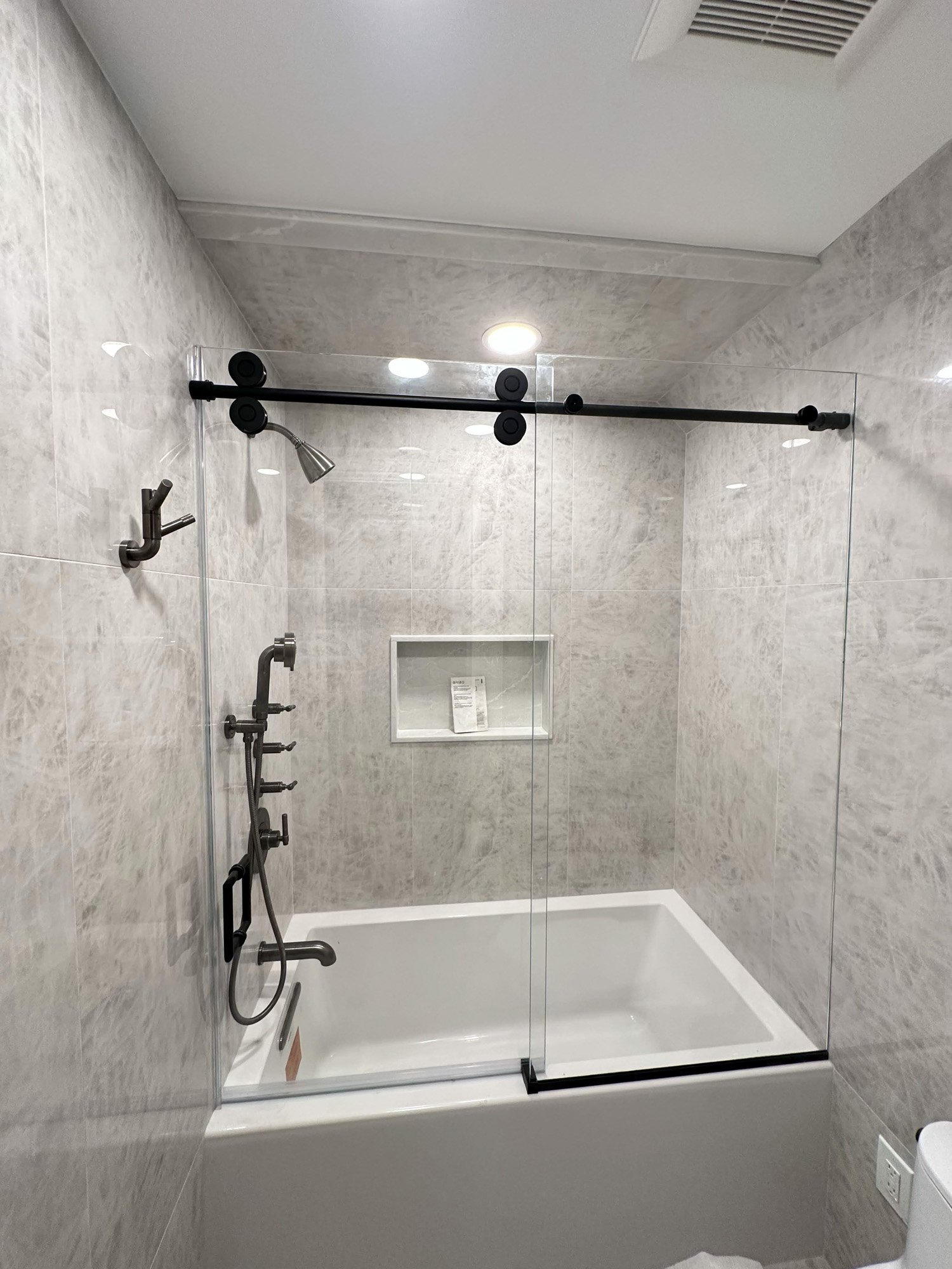 Glass Showers-148.jpg