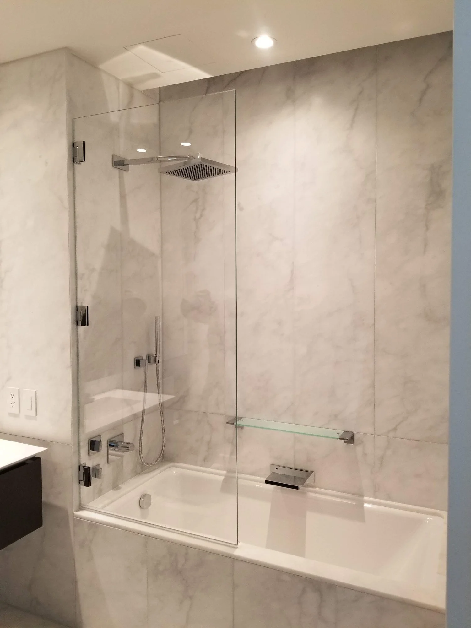 Glass Showers-33.jpg