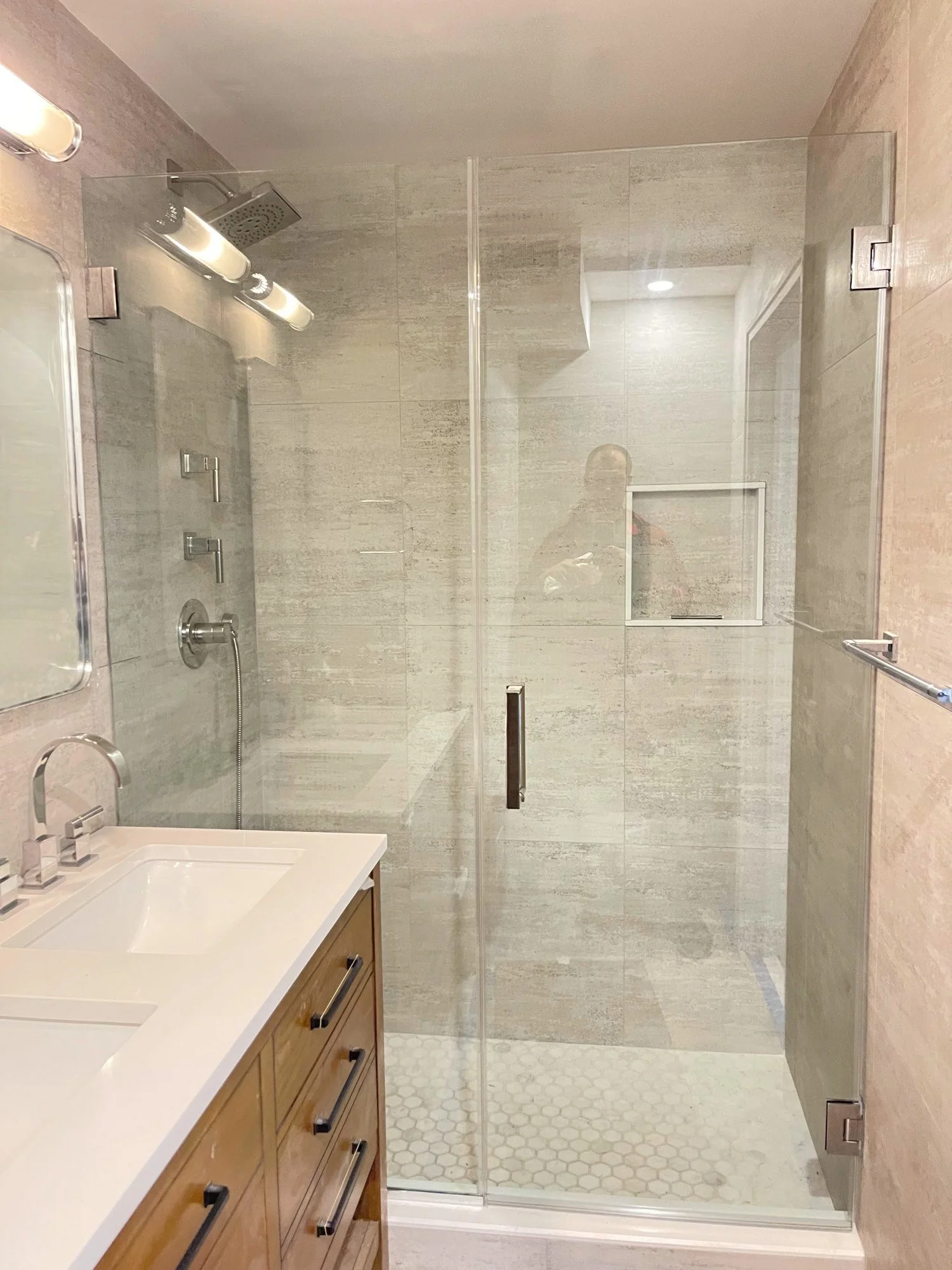 Glass Showers-79.jpg