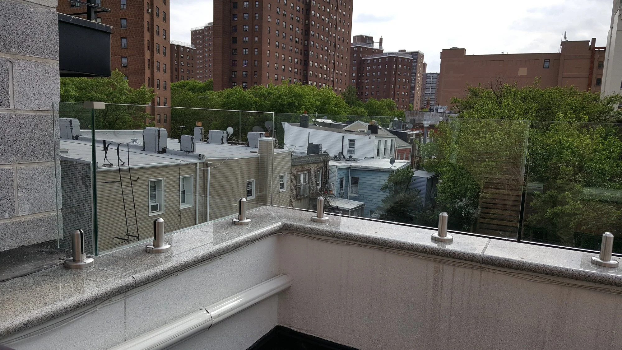 Glass Railings-1.jpg