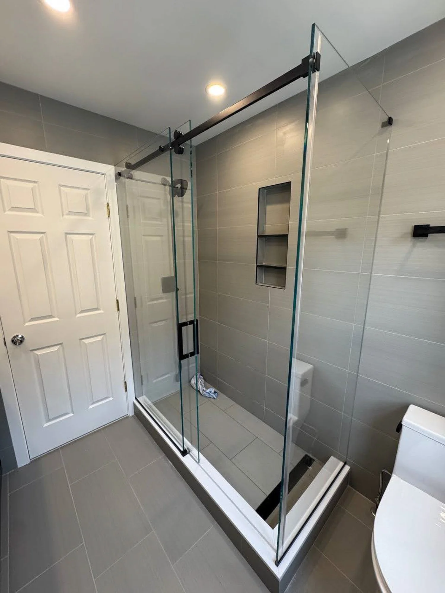 Glass Showers-174.jpg