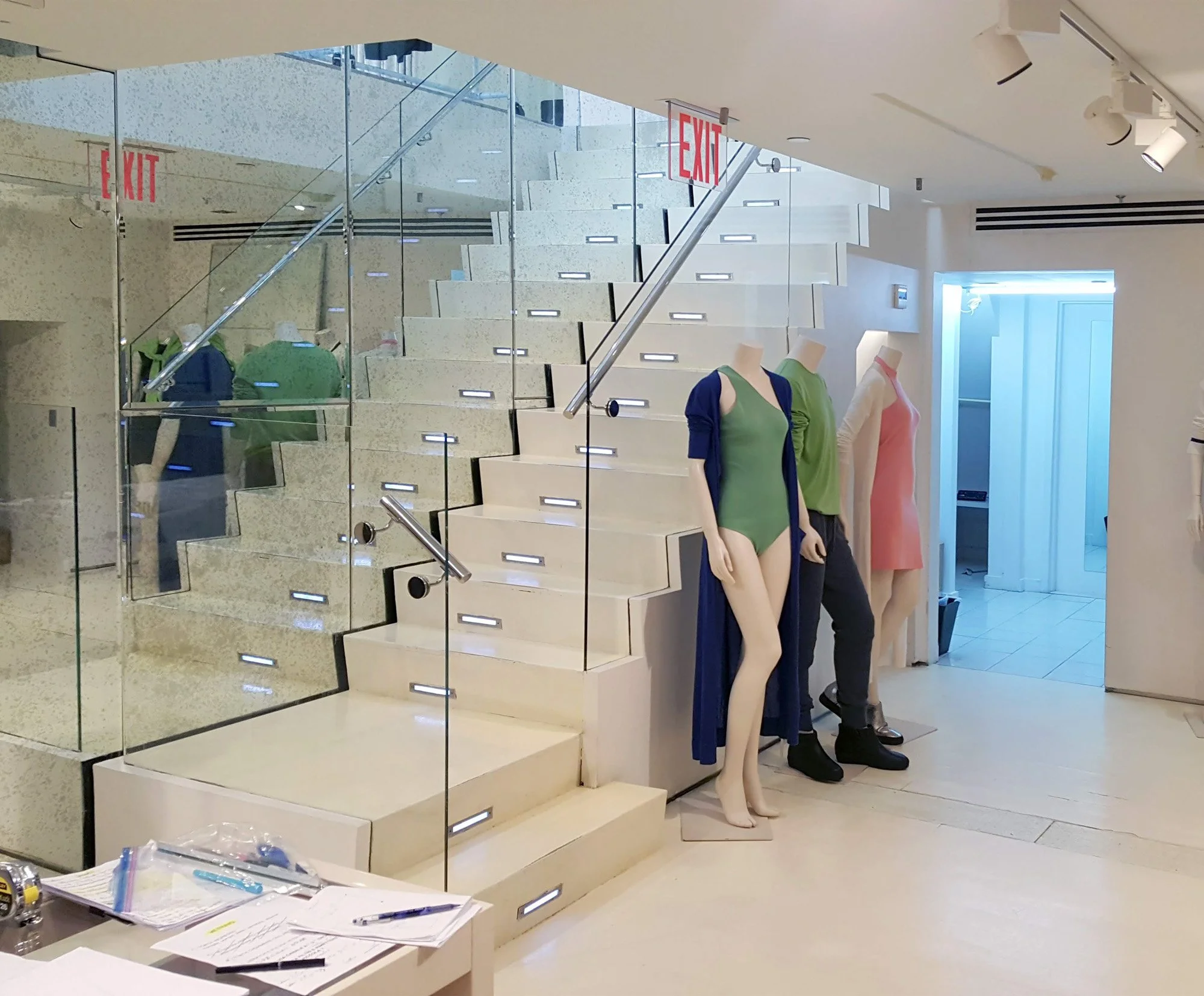 Glass Railings-3.jpg