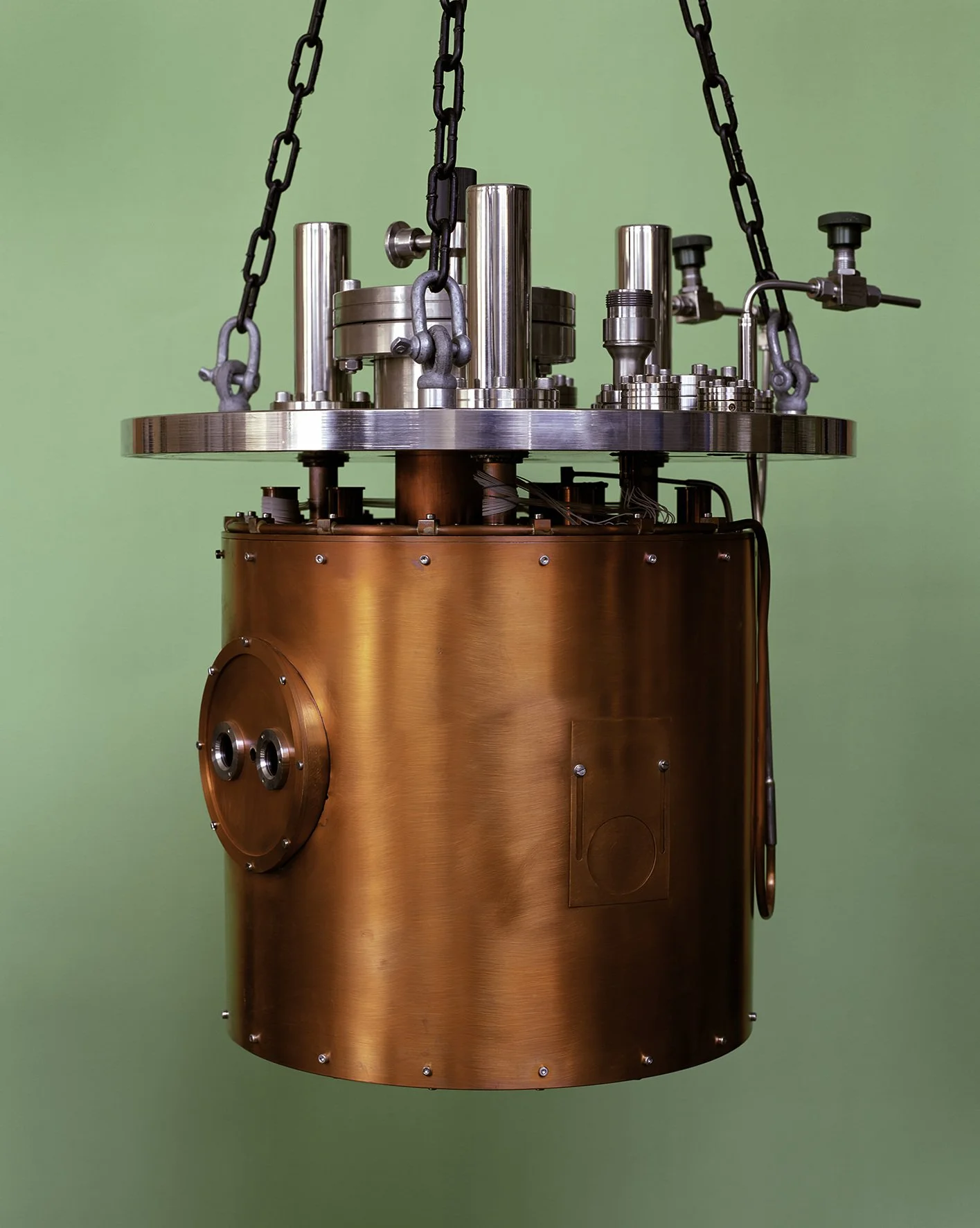 Low Temperature Cryostat, 1997