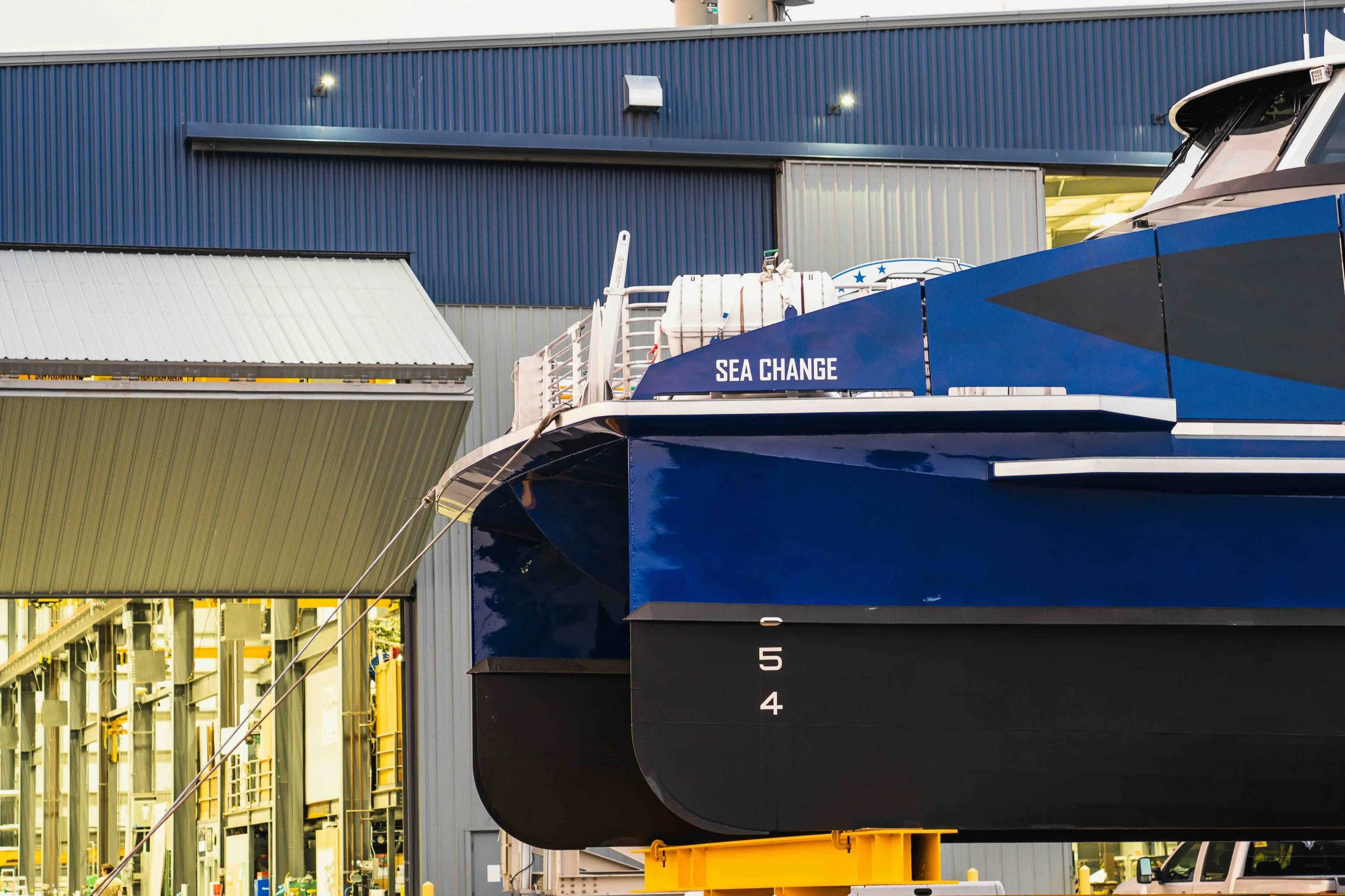 Sea Change hydrogen vessel in construction and transport