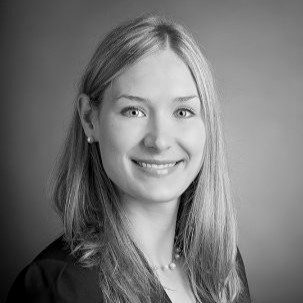 Erin Heuer headshot