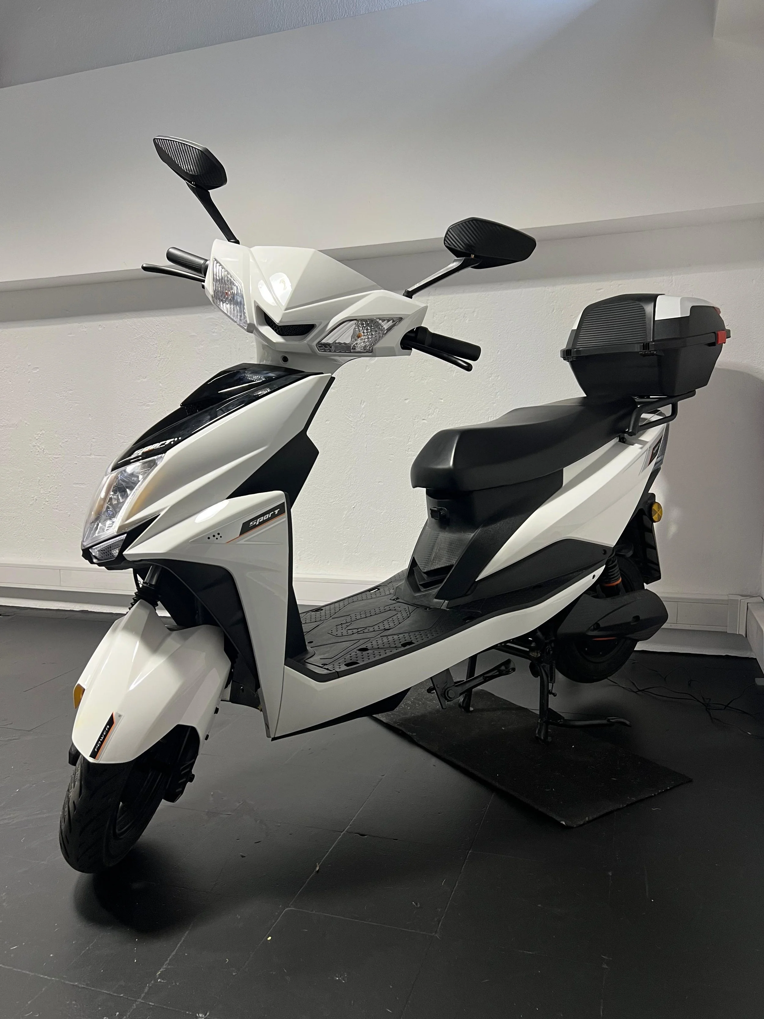 EML07  (inclui capacete) |  1550€