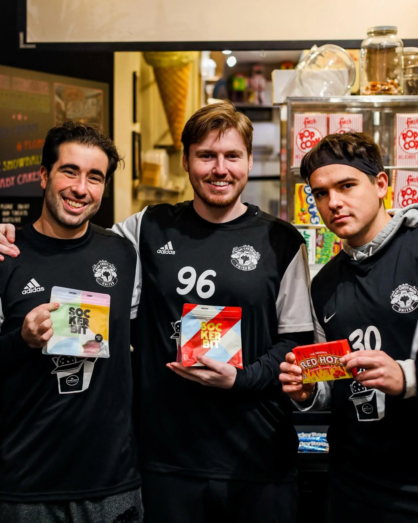 🍭⚽️ Sweet squad goals. 
@thesweetshopnyc x @manchesthair_united_nyc 

Shot by @jonaspeters.pictures

#SweetLineup #CandySquadGoals #SugarRushFC #NYCSoccerScene #SweetVictoryFaces 
#TeamFormationNYC #CandyKickoff #SquadSweetness #LockerRoomEnergy