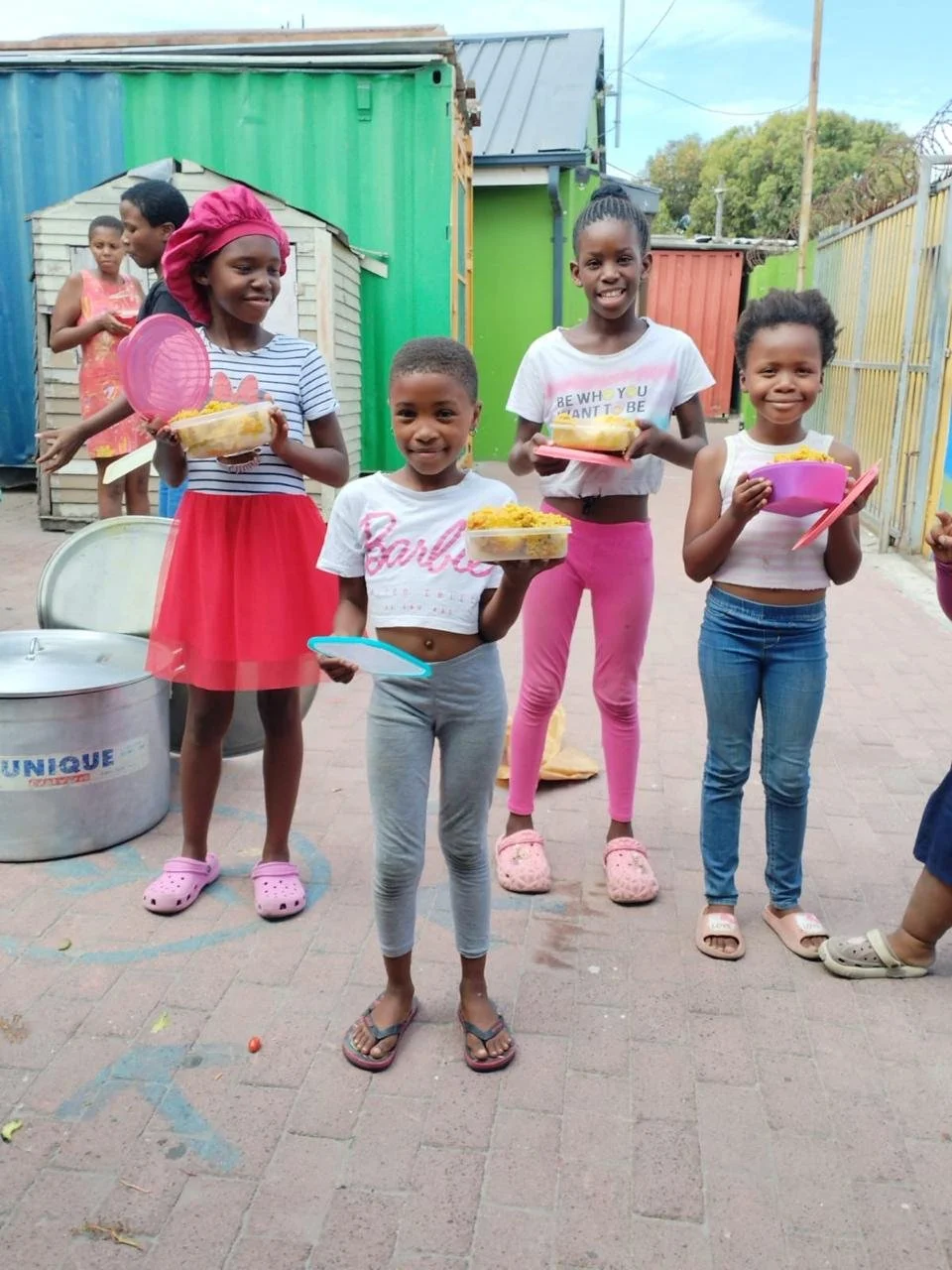kinderhilfe-kapstadt-baphumelele-soup-kitchen-kinder.jpeg