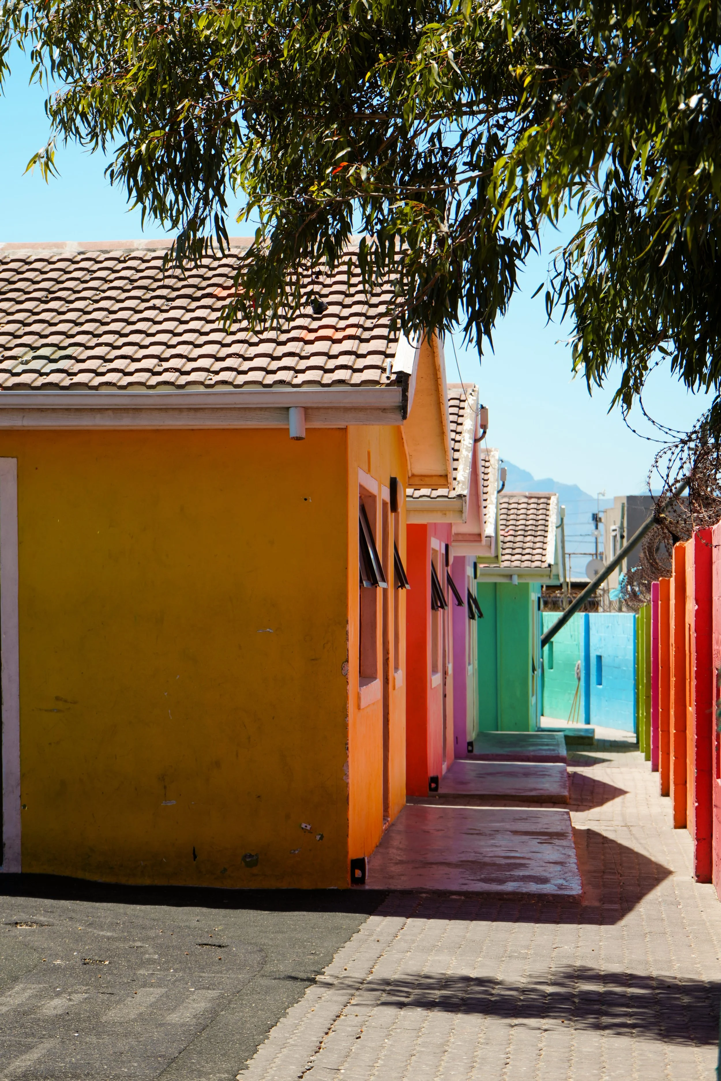 Die Gebäude vom Sozialprojekt Baphumelele in Khayelitsha bei Kapstadt.
