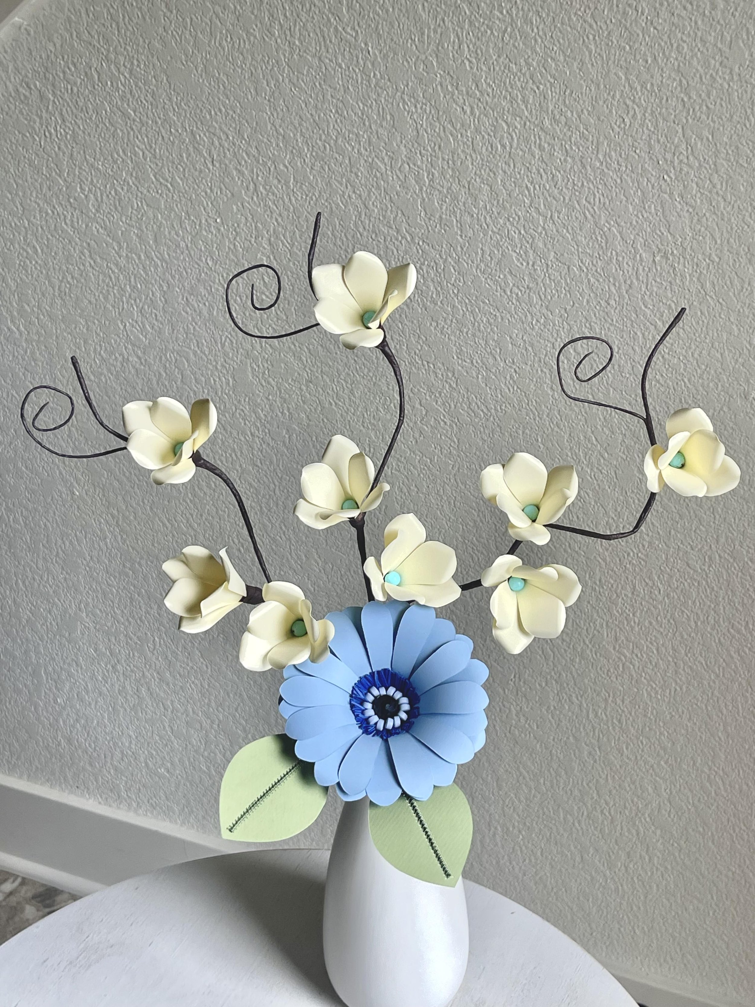 Baby_Blue_Daisy_with_Butter_Cream_Branches.jpg