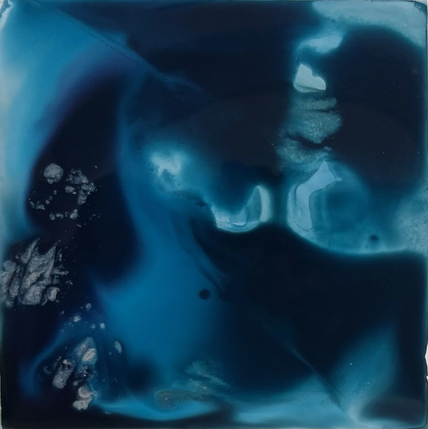 Seattle based artist Melissa Träumerin M Traumerin acrylic ink and water play meditation ocean like deep blues abstract art