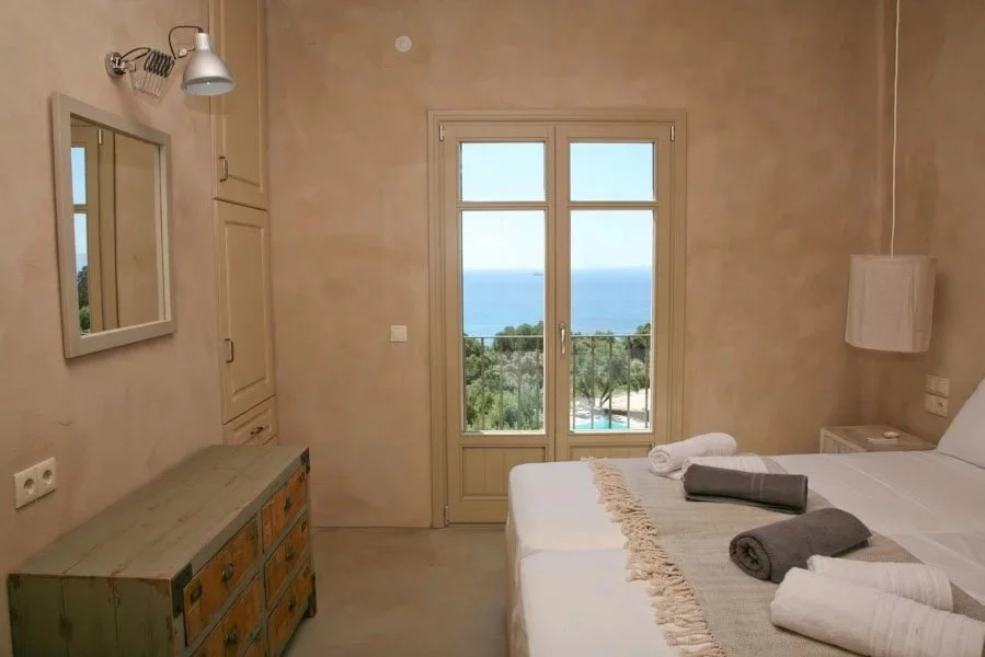 villa-vericoco-master-bedroom-1.jpg