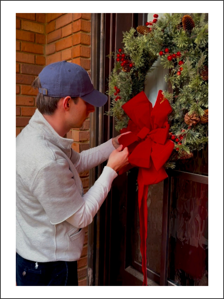Holiday decorating and seasonal styling for timeless homes, celebrations, and elegant entertaining.
