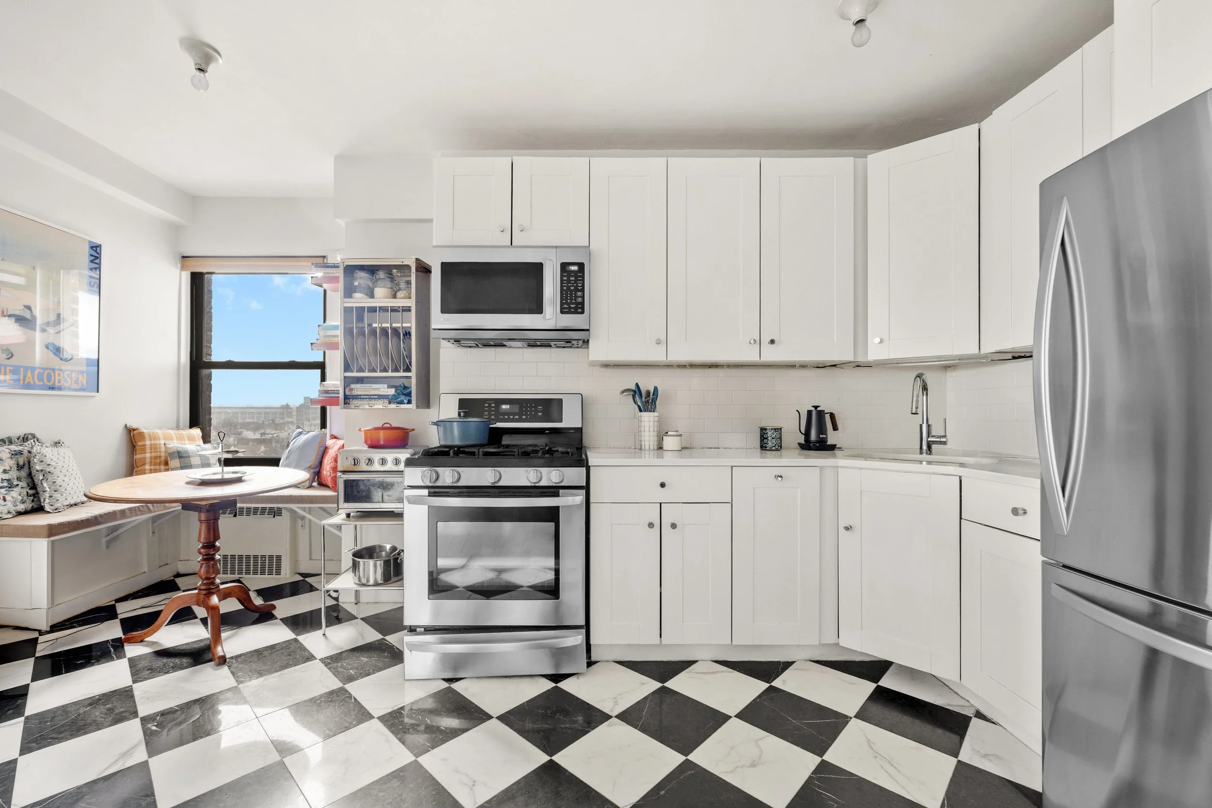 303 Beverley Rd, 8D-4.jpg