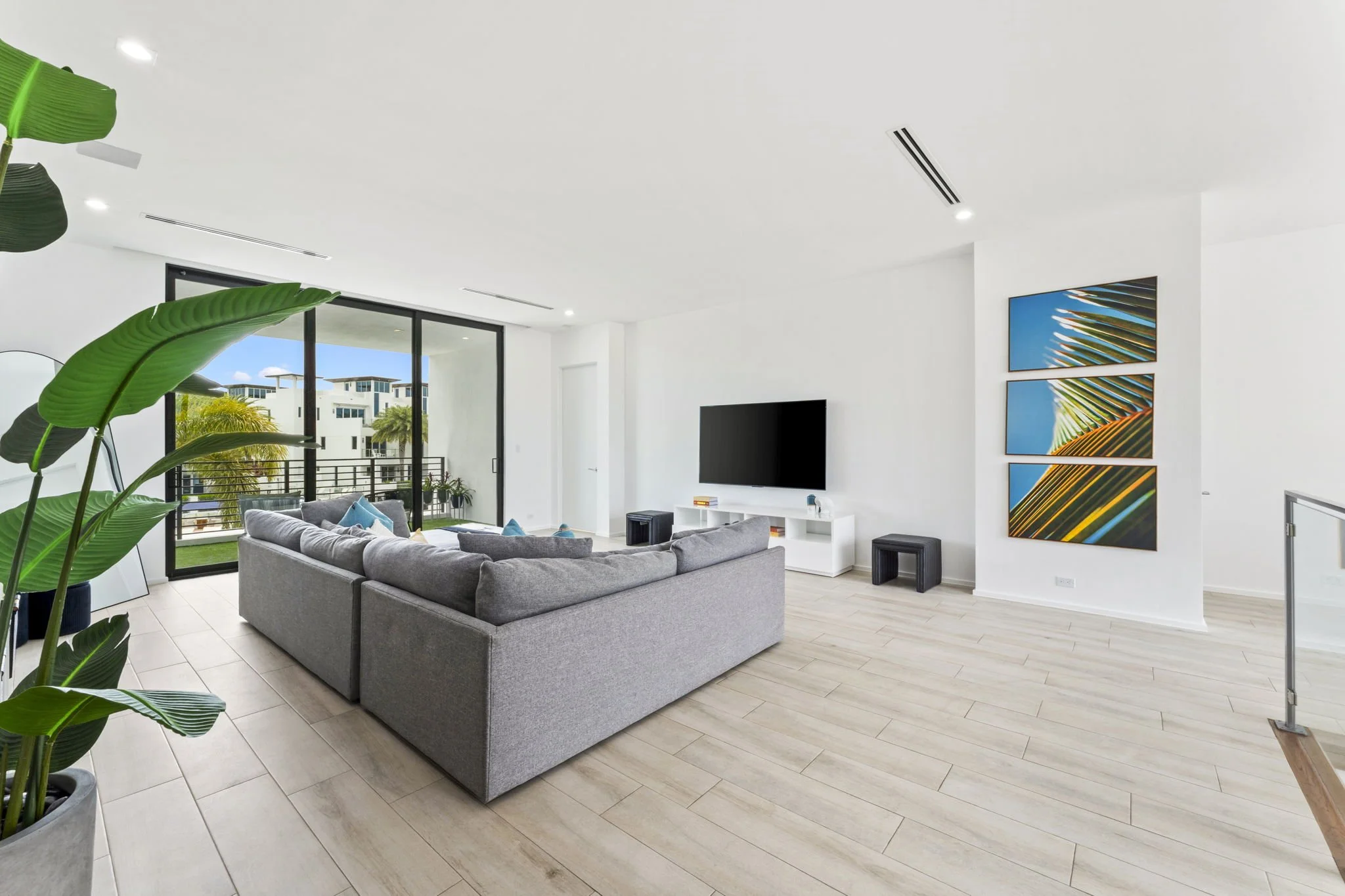 30-web-or-mls-4232-w-tradewinds-ave.jpg