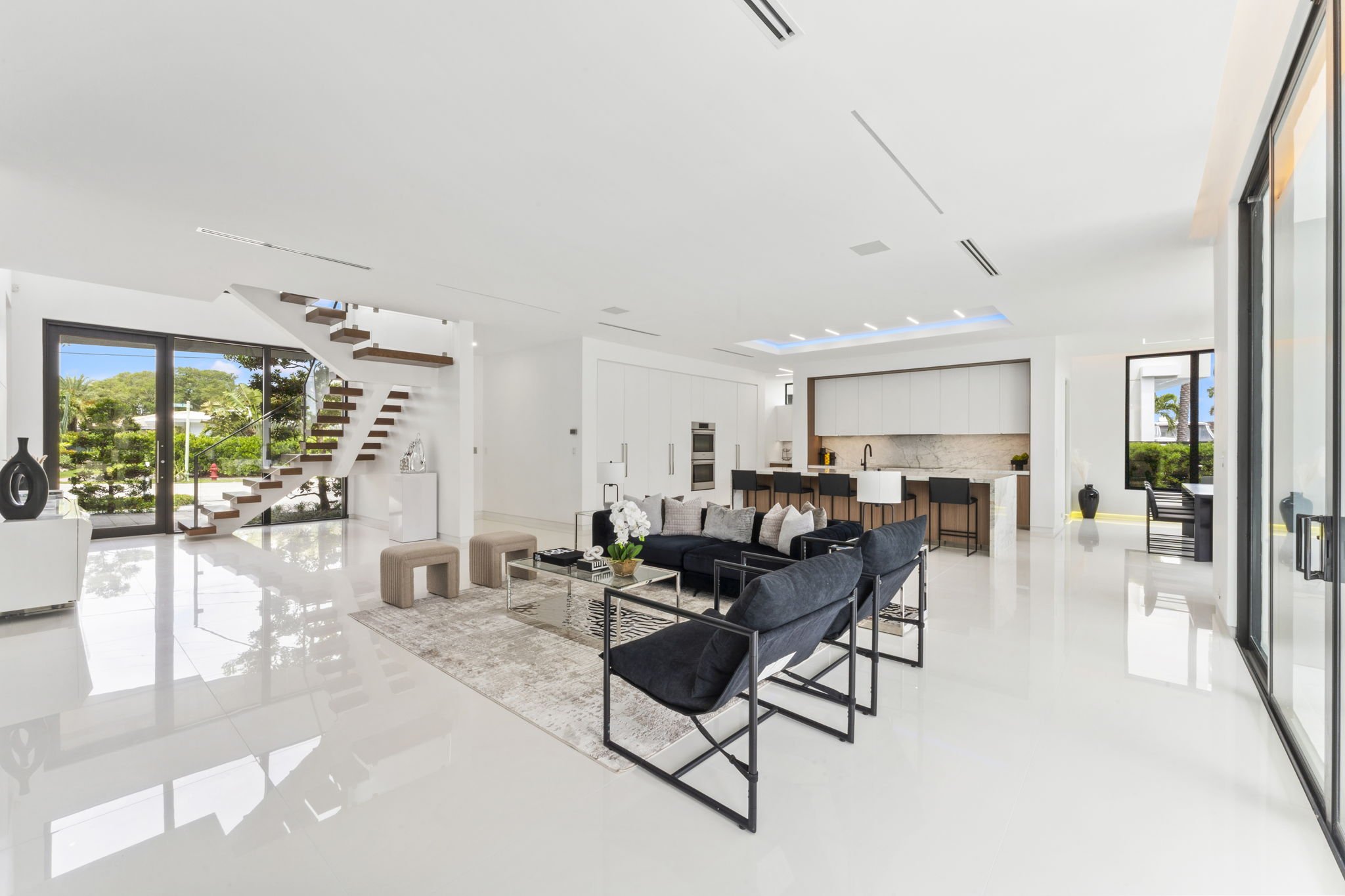 10-web-or-mls-4232-w-tradewinds-ave.jpg