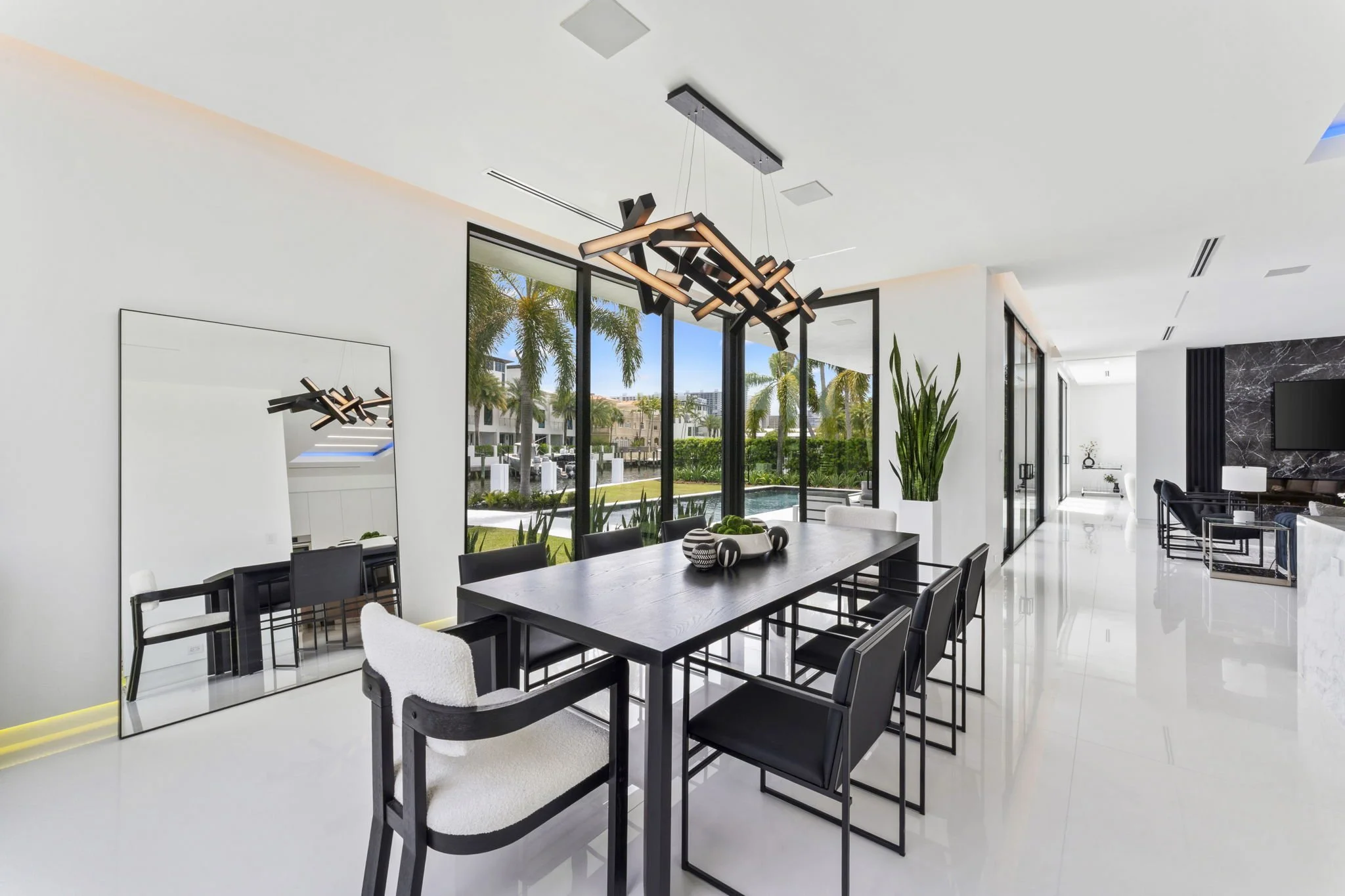 13-web-or-mls-4232-w-tradewinds-ave.jpg