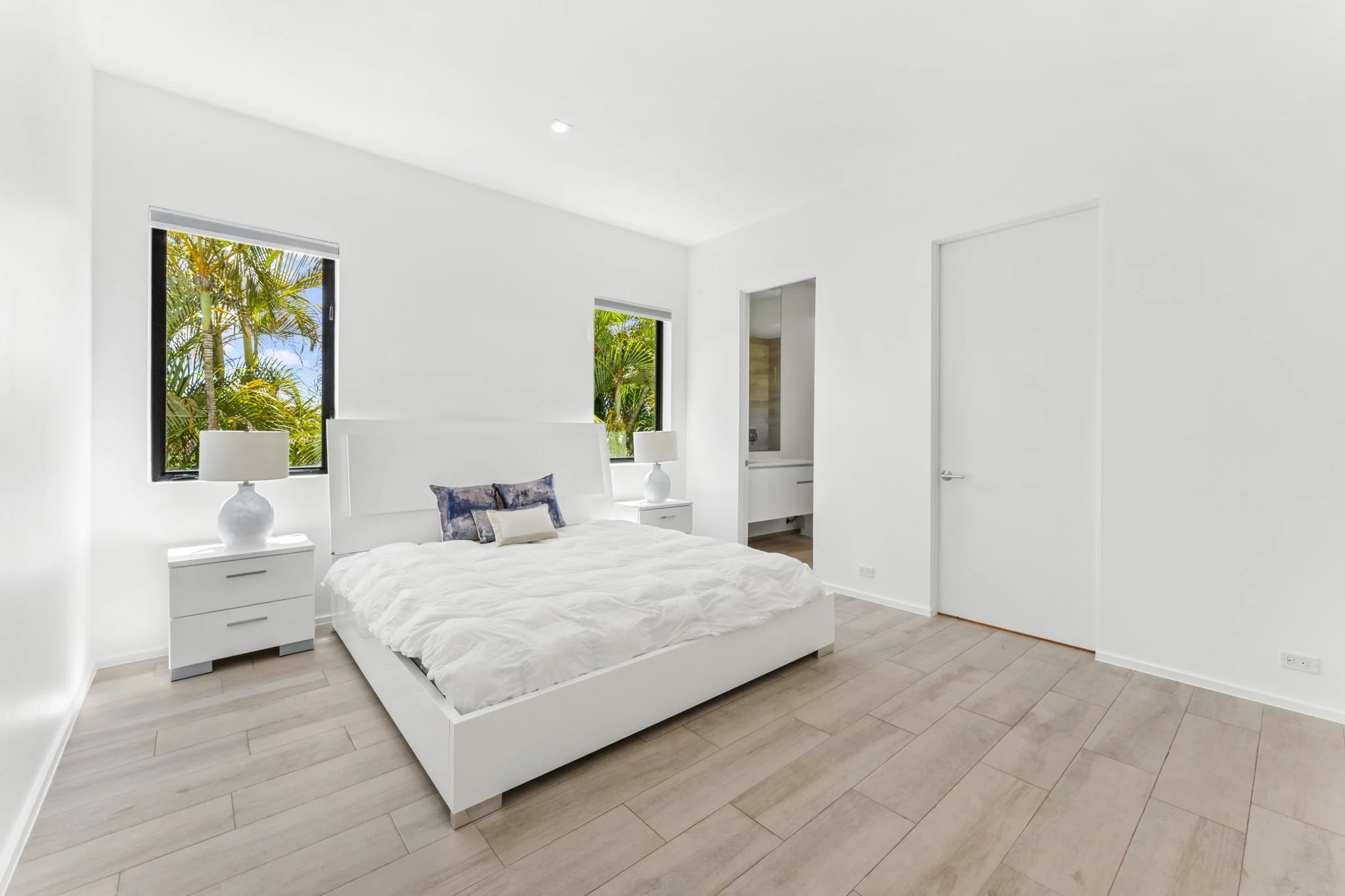 59-web-or-mls-4232-w-tradewinds-ave.jpg