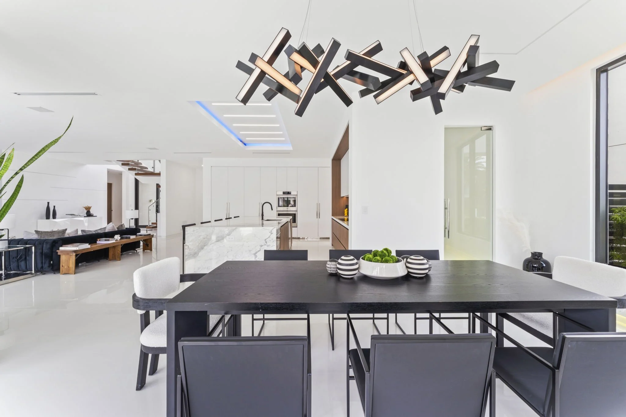 14-web-or-mls-4232-w-tradewinds-ave.jpg