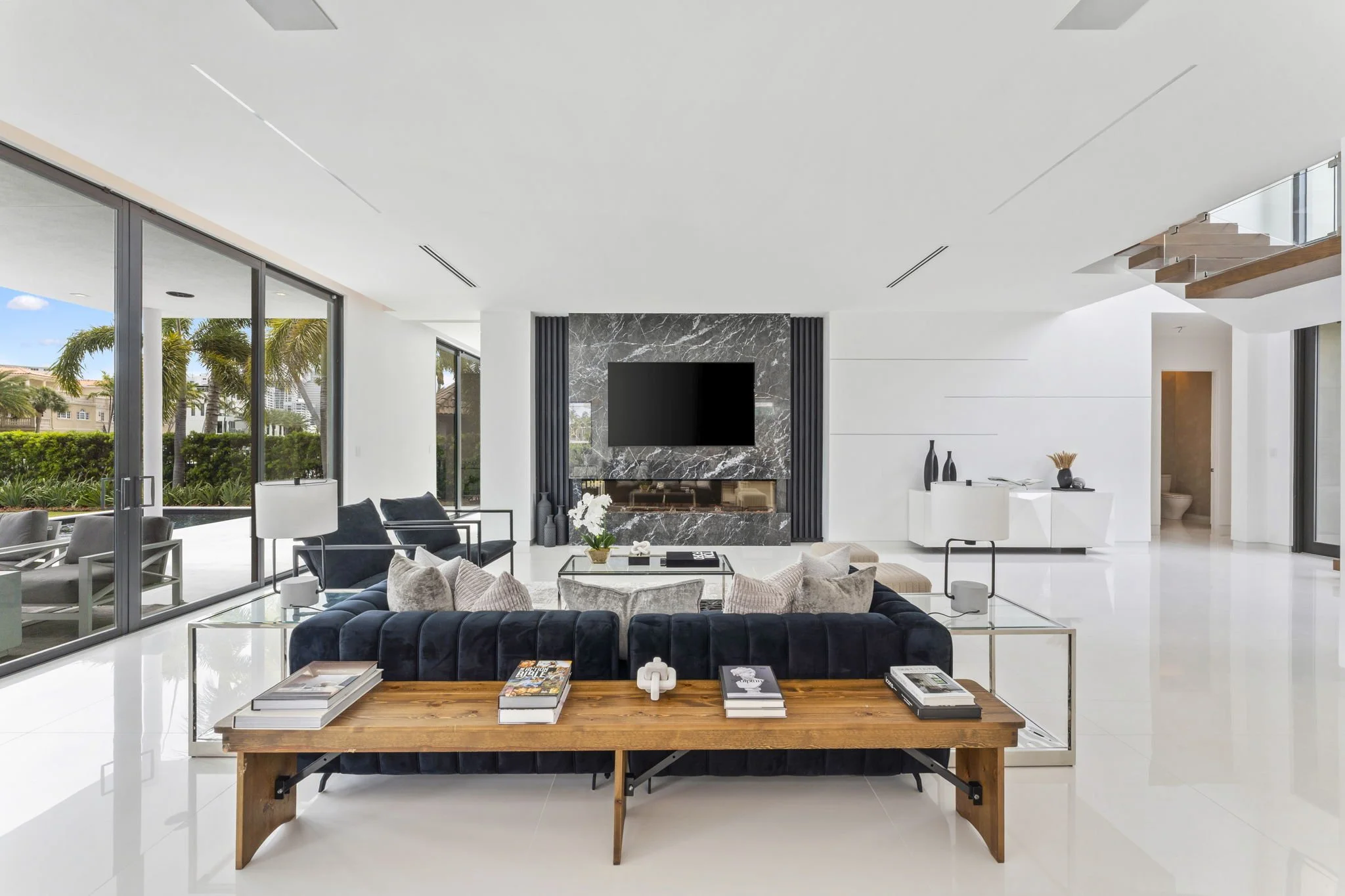 20-web-or-mls-4232-w-tradewinds-ave.jpg
