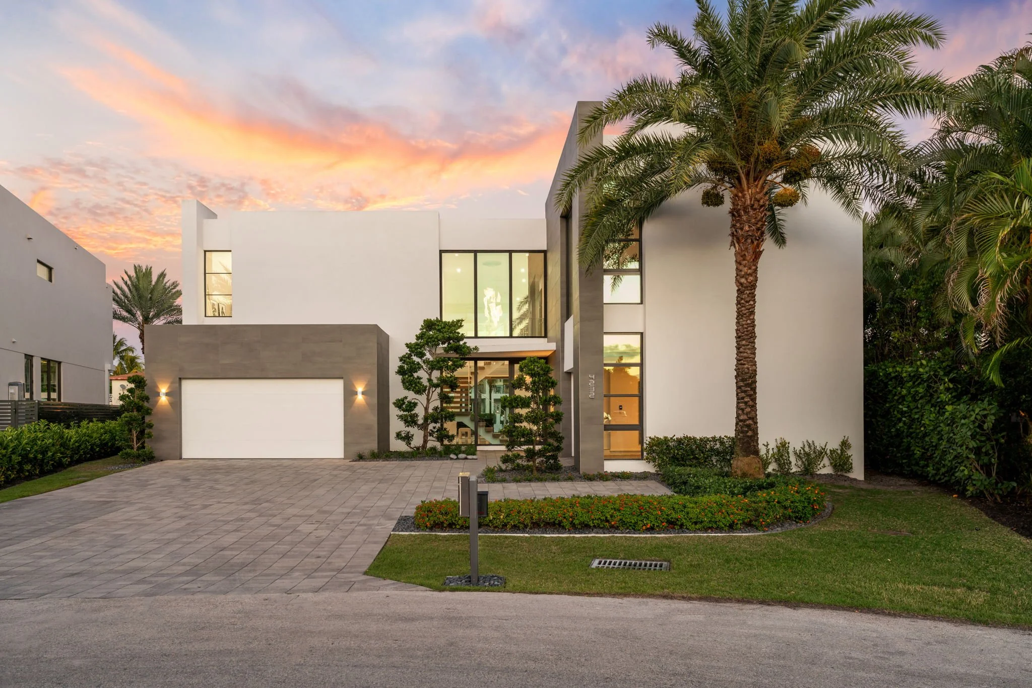 1-web-or-mls-4232-w-tradewinds-ave.jpg