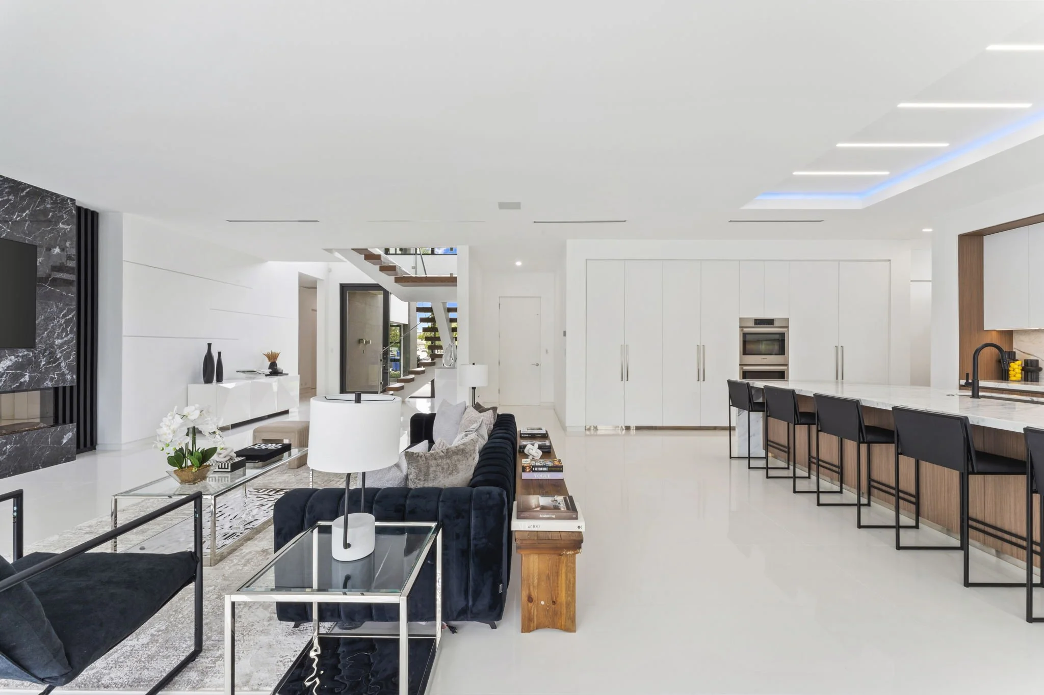 11-web-or-mls-4232-w-tradewinds-ave.jpg