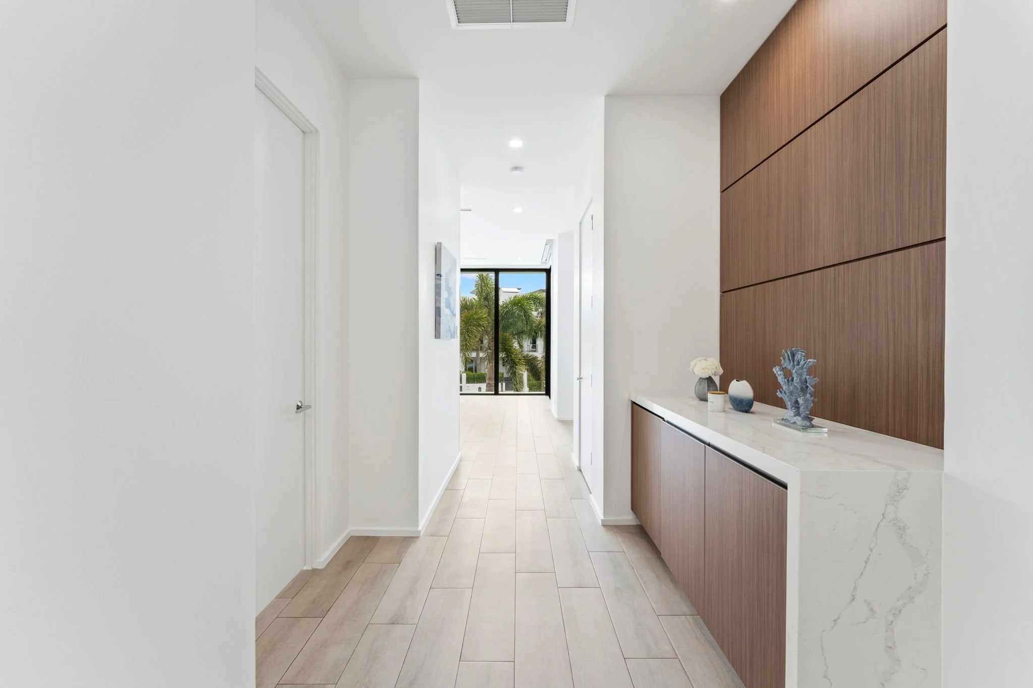 40-web-or-mls-4232-w-tradewinds-ave.jpg
