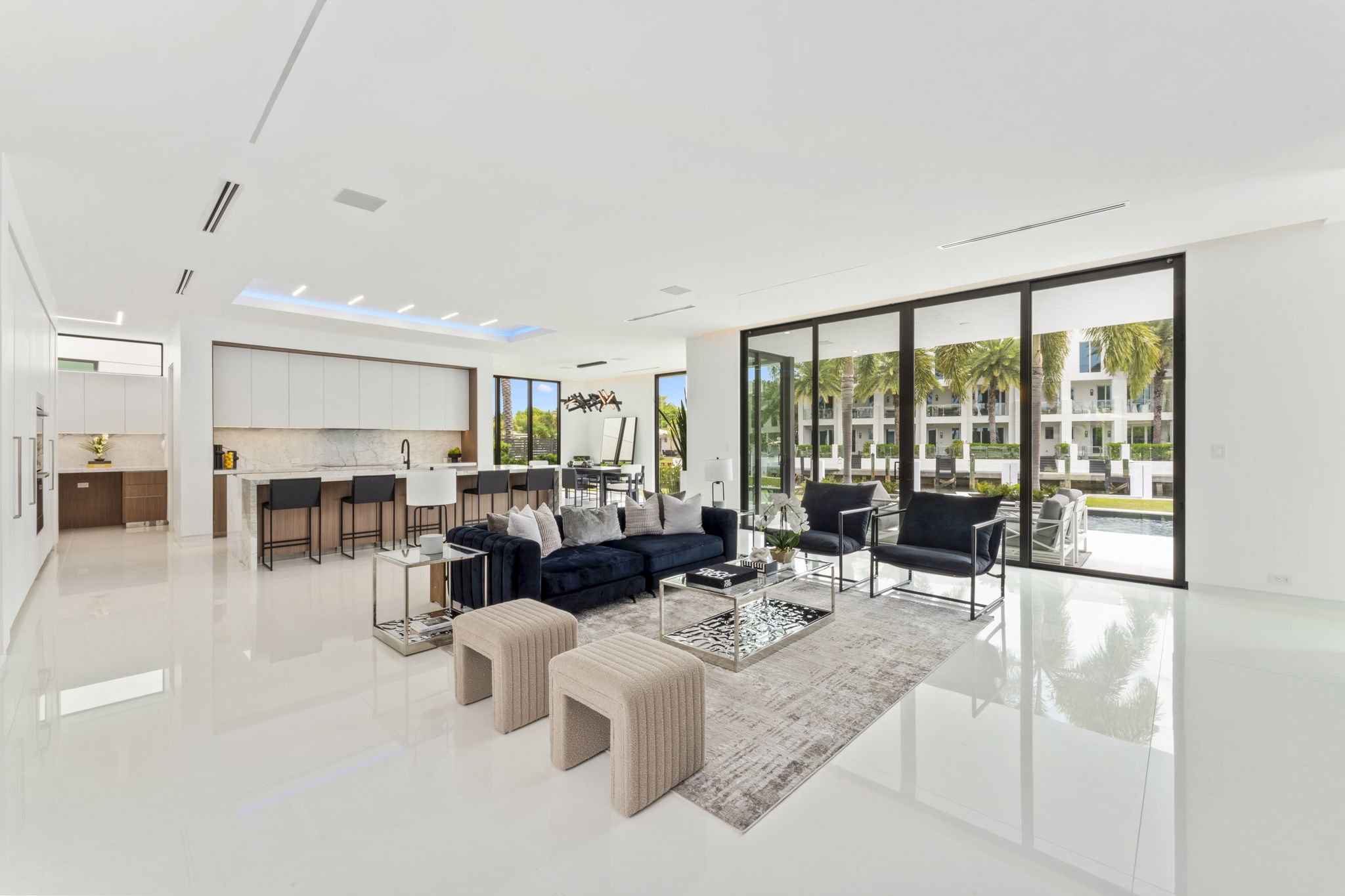 8-web-or-mls-4232-w-tradewinds-ave.jpg