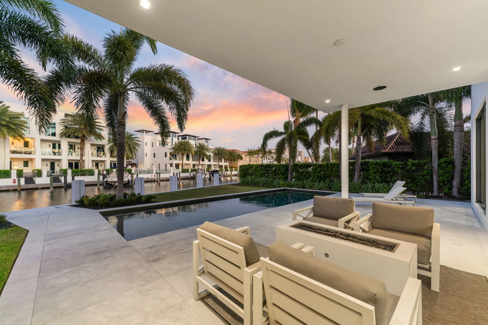 62-web-or-mls-4232-w-tradewinds-ave.jpg