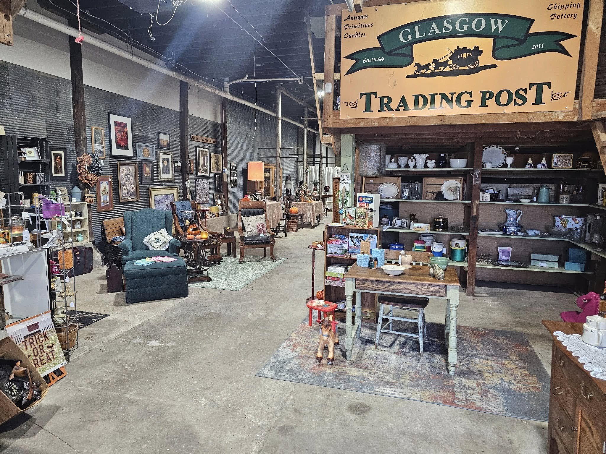 Simply Sisters Antiques in Glasgow, Missouri