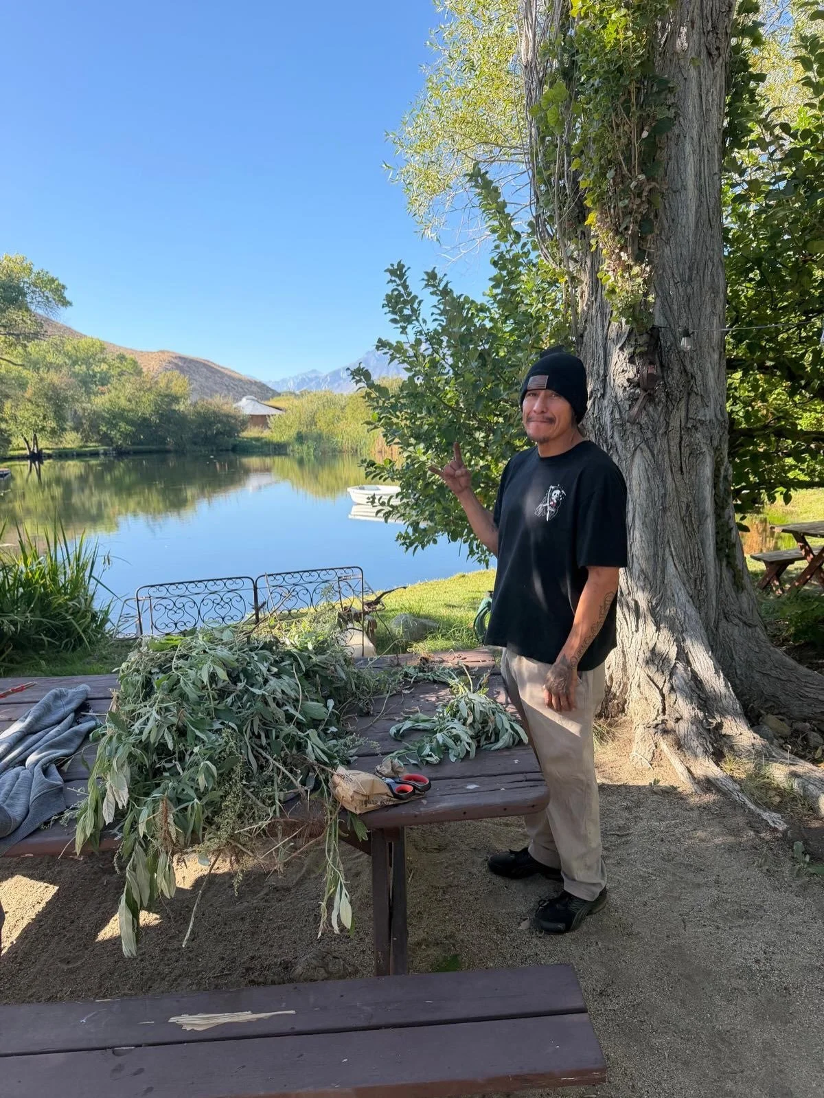 Three Creeks welcomes our new Stewards: 🌱Aaron Rave &amp; John Cortes🌱 dahlia&rsquo;s, tomatillos and egg plant growing in the gardens😊