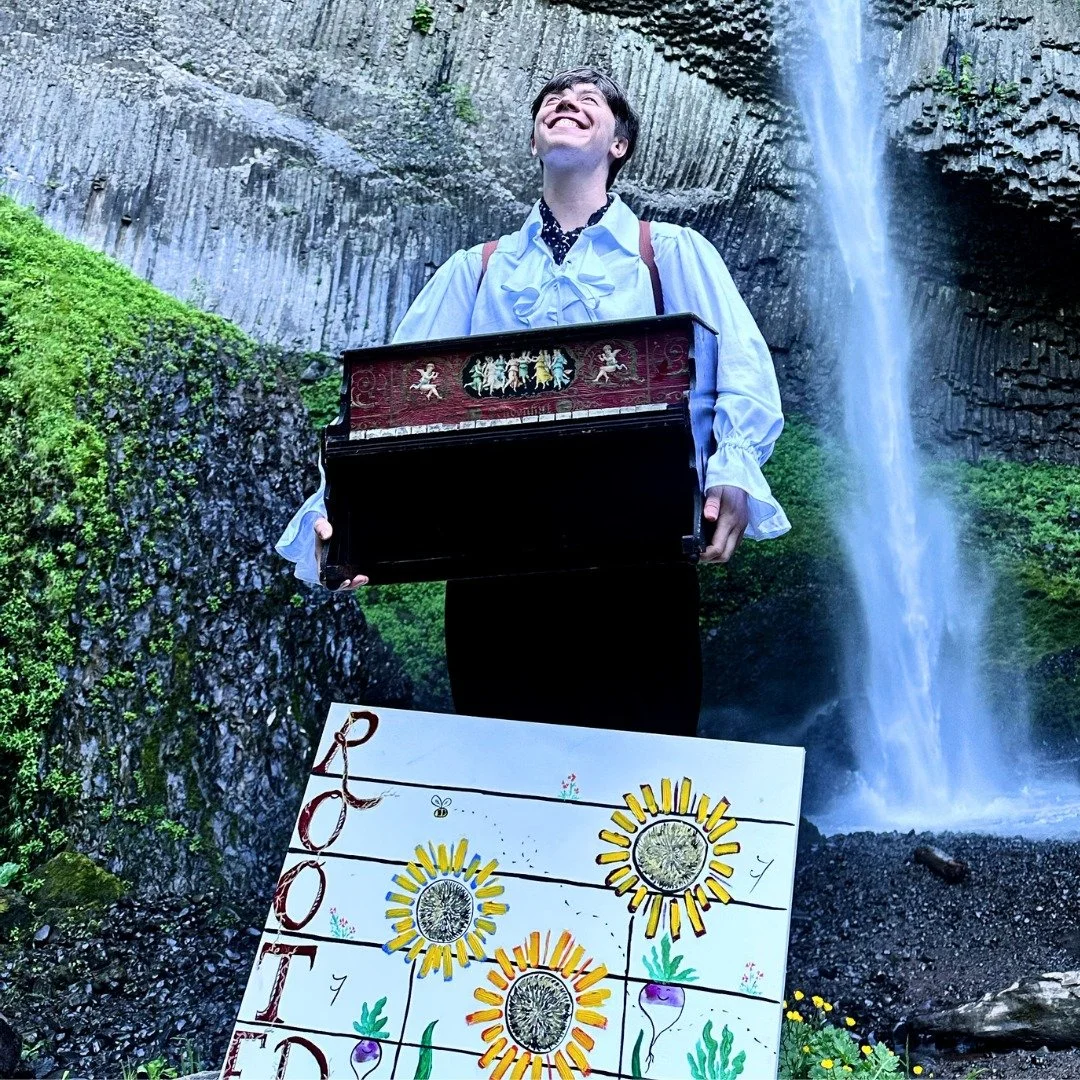 🏵Jesse is a songwriter, organist, teacher, and trans singer.

🥀Keys in @orange_fucking_vanilla &amp; Music Director at Ascension Episcopal Parish.

🌜They like to make music from the dream world, and teach creativity, improvisation, and good techni