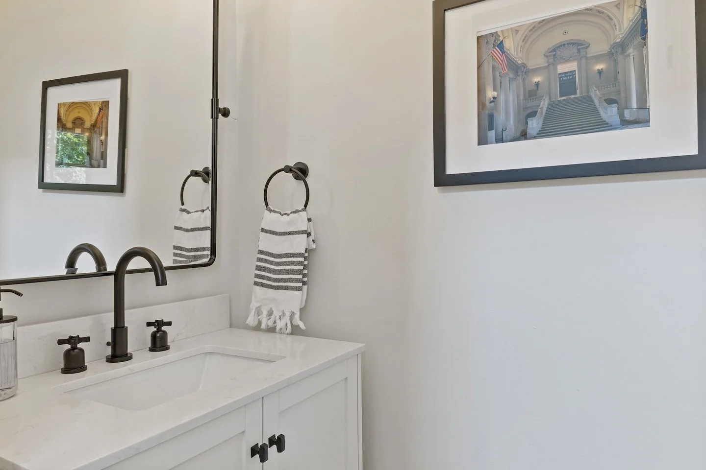 Powder bathroom on 1st floor1440.jpg