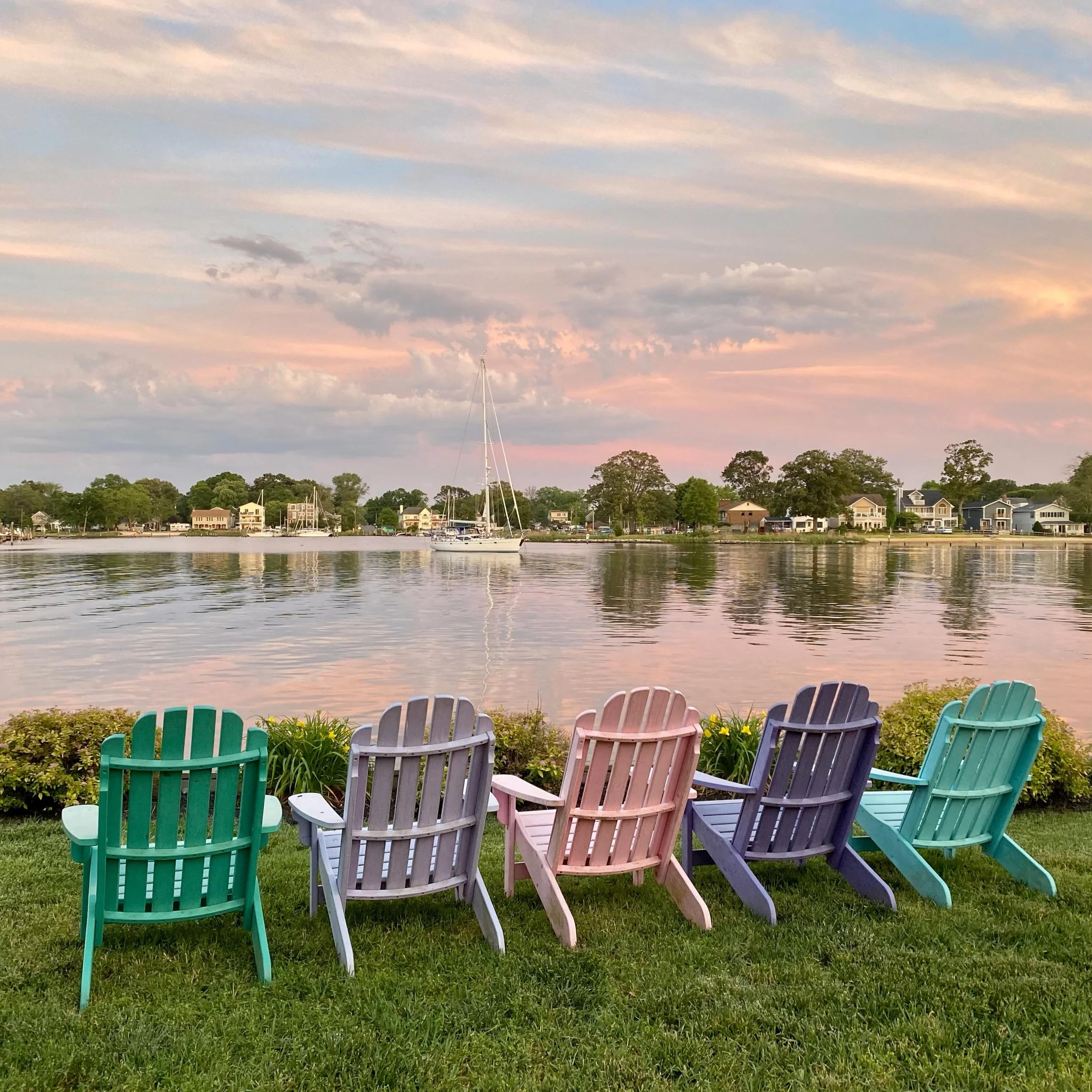 Summer is HERE!!! Annapolis in the summer is beautiful in every way from downtown shopping, to sailing in the harbor! Check out our NEW website for our June and July openings to experience this beautiful city! #annapolis #summer #airbnb #vrbo #vacati