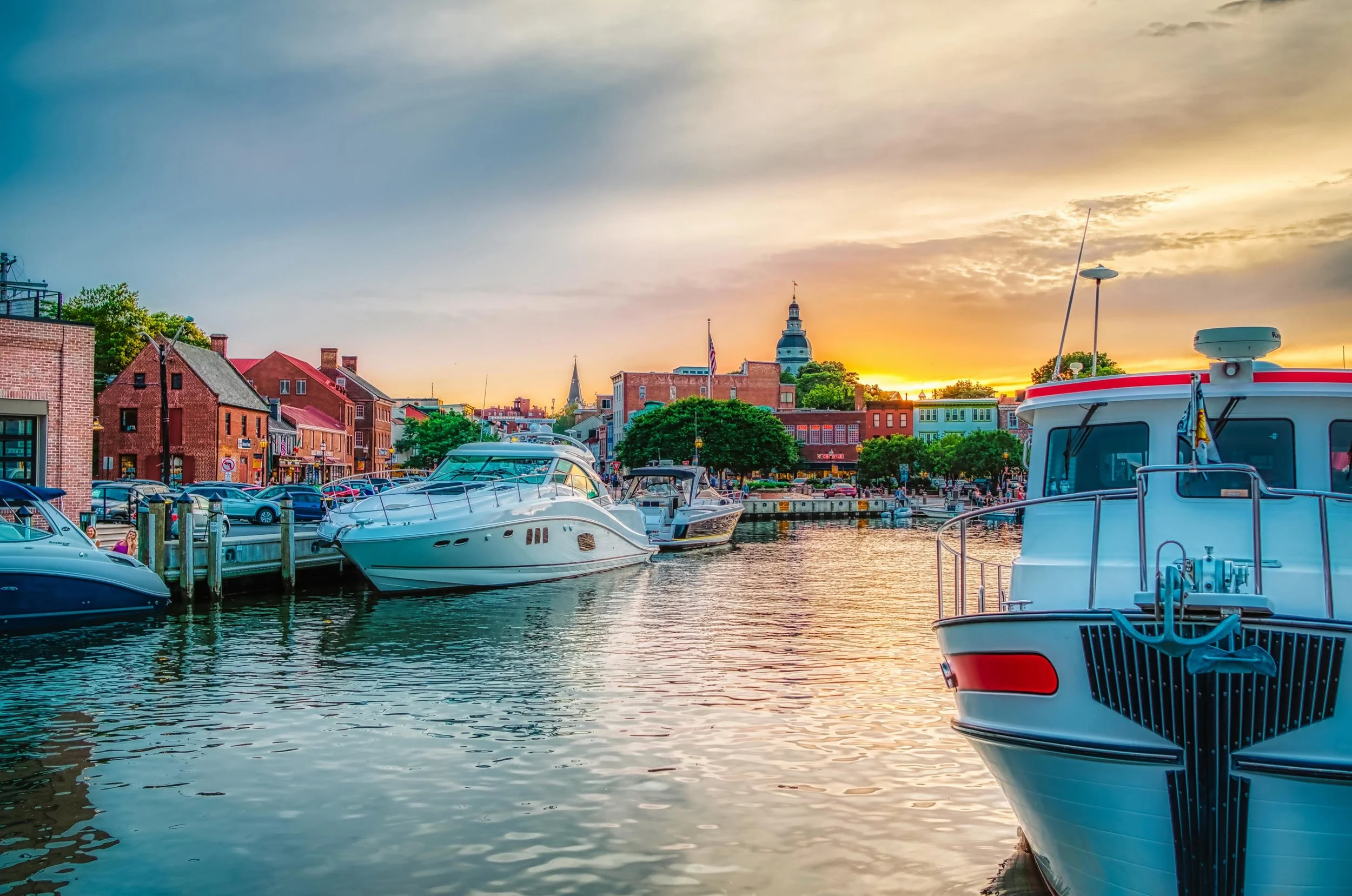 Sunsets in Annapolis just hit different☀️! Book your stay at the Goat Getaway to experience this in person!! #sunsets #boats #annapolis #airbnb #vacation 

📷: Visit Annapolis