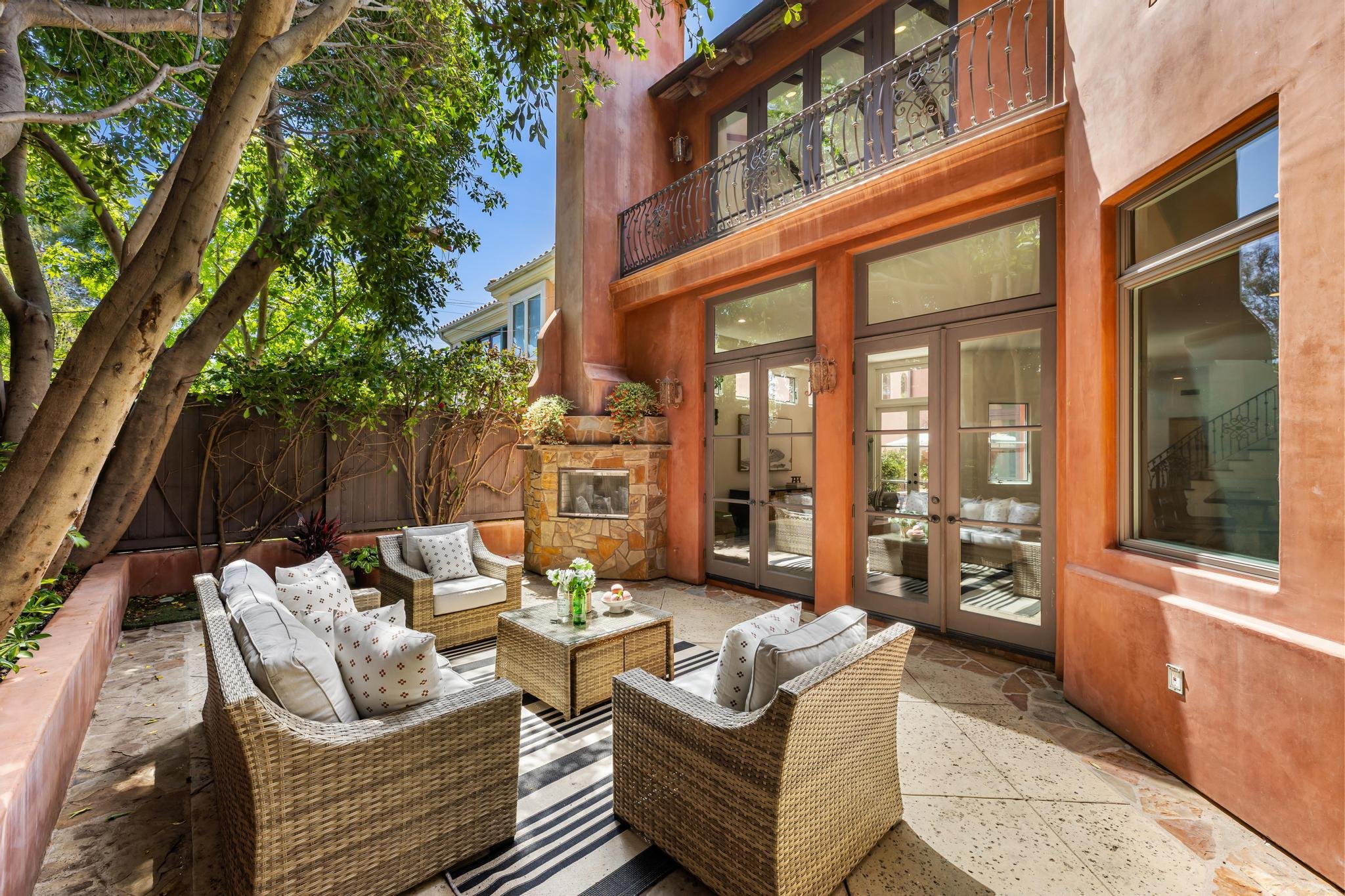 Interior Pro Images 2516 Walnut Ave-128.jpg
