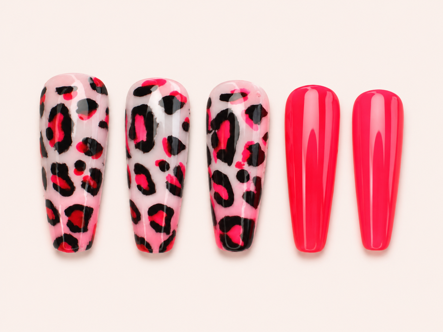 Féline rebelle press on nails.png.webp