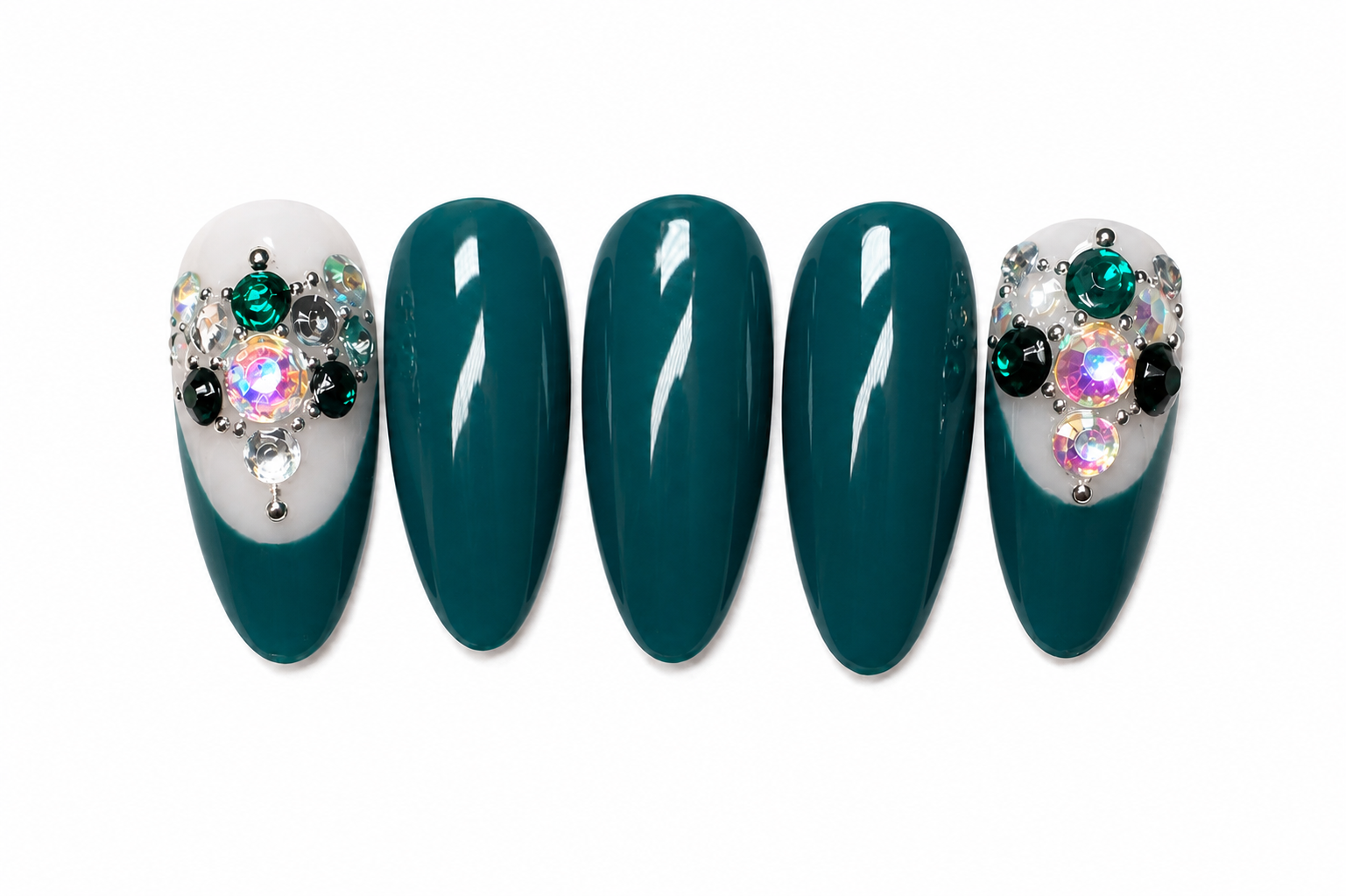 Vert mystique press on nails.png
