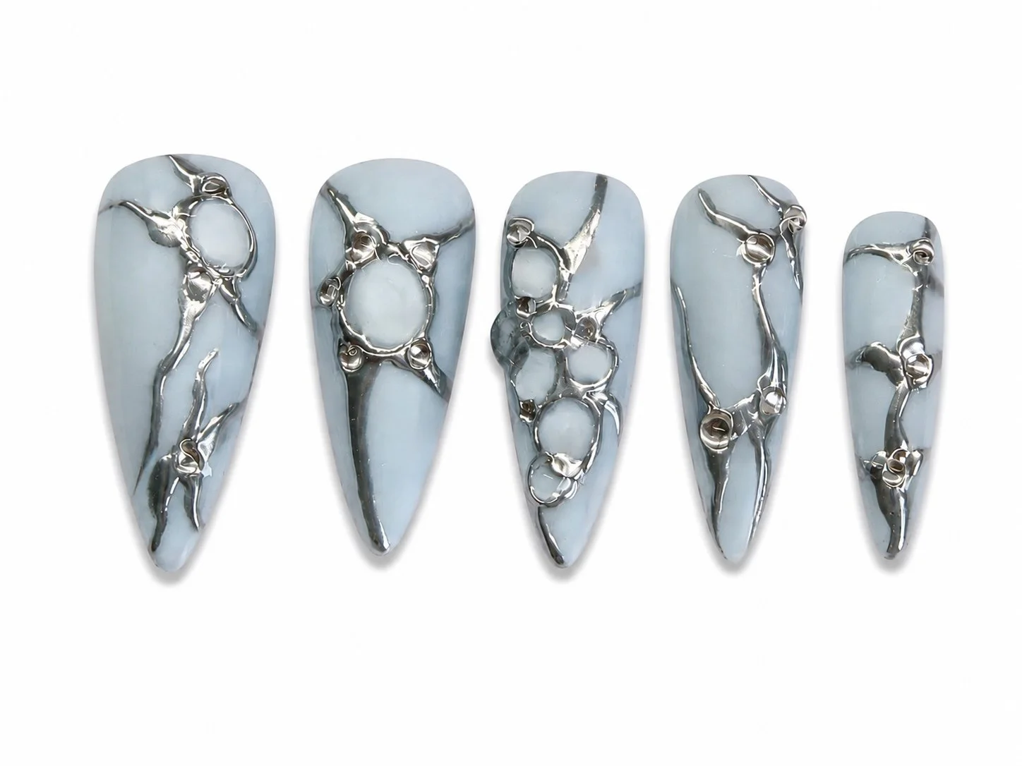glacier d'argent press on nails.jpeg