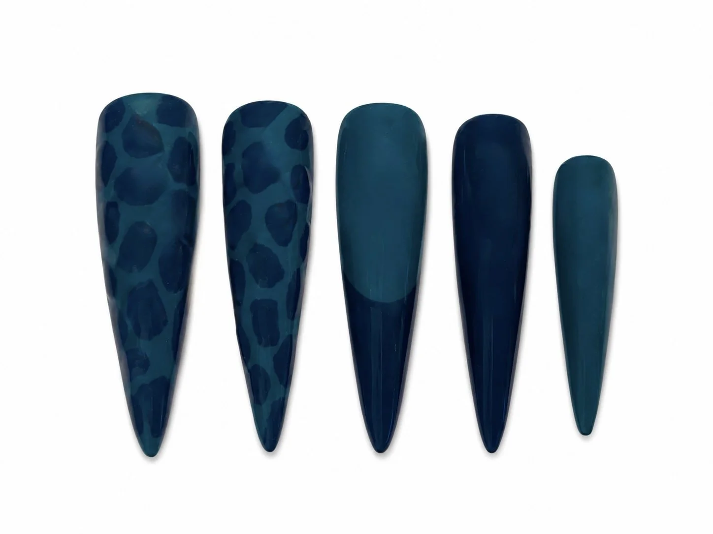 nuit sauvage press on nails.jpeg