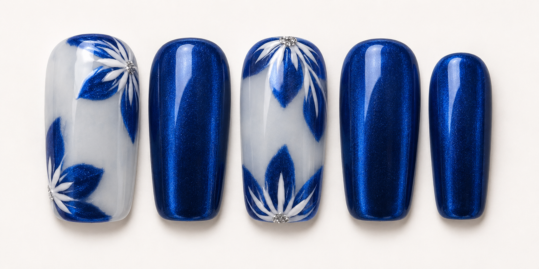 Bleu porcelaine press on nails.png.webp