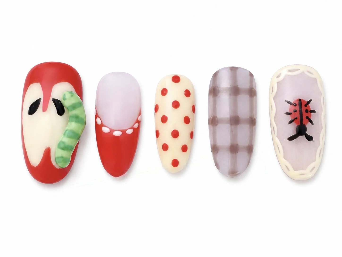 Pique-Nique sucrée press on nails.jpeg