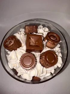 chocolate-candy-bar-candle.webp