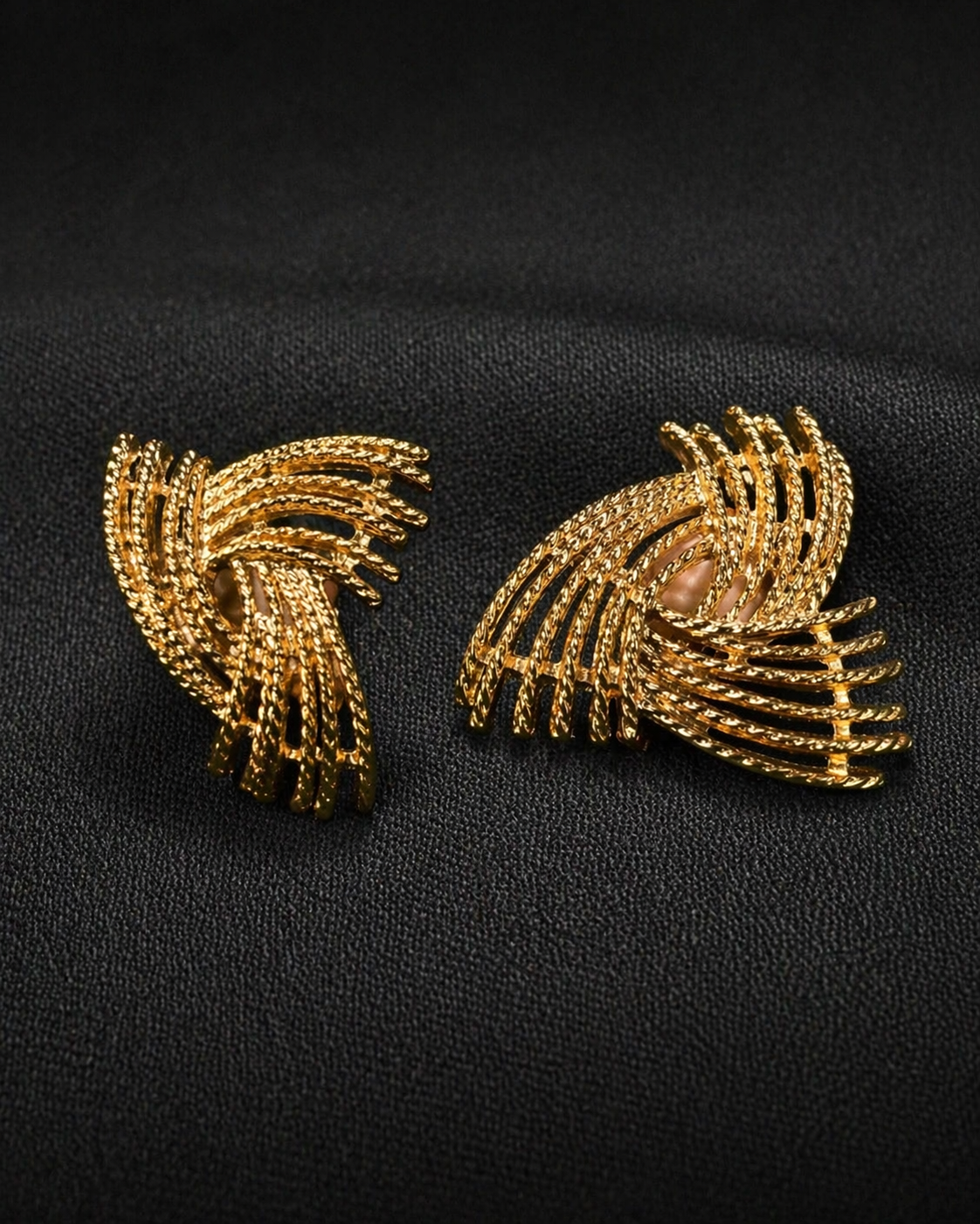 Vintage Sarah Coventry Swirling Galaxy Clip on Earrings