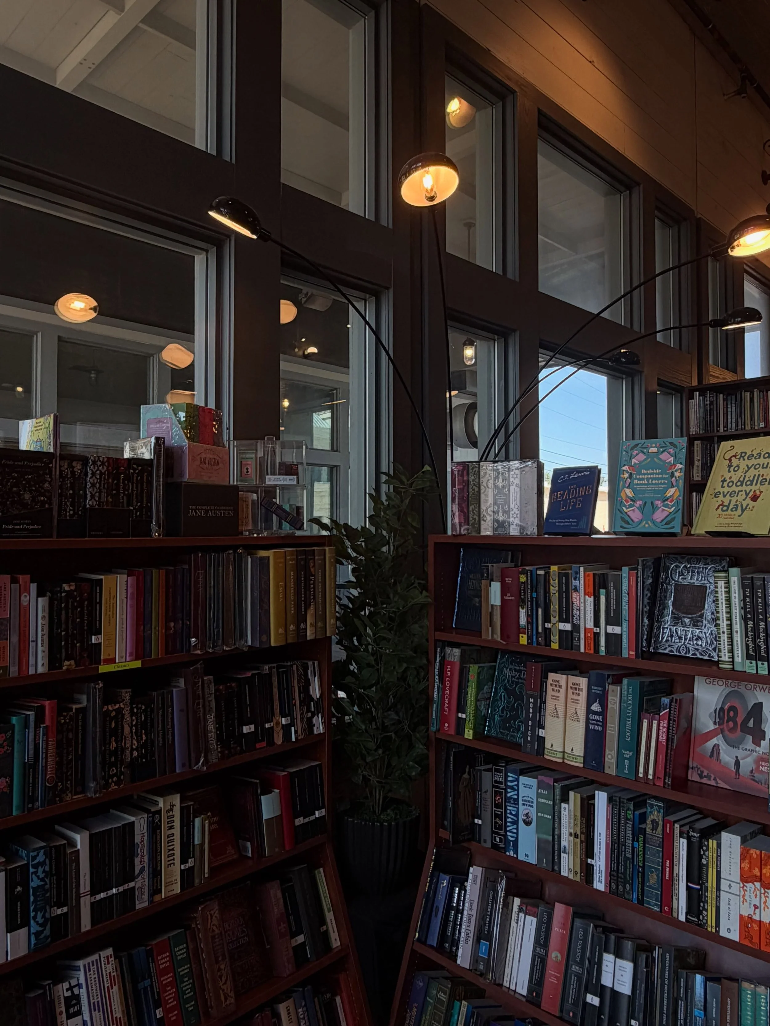 It&rsquo;s a beautiful Saturday!! Stop by for some new reads &amp; don&rsquo;t forget to check out our used books cart!! 📖