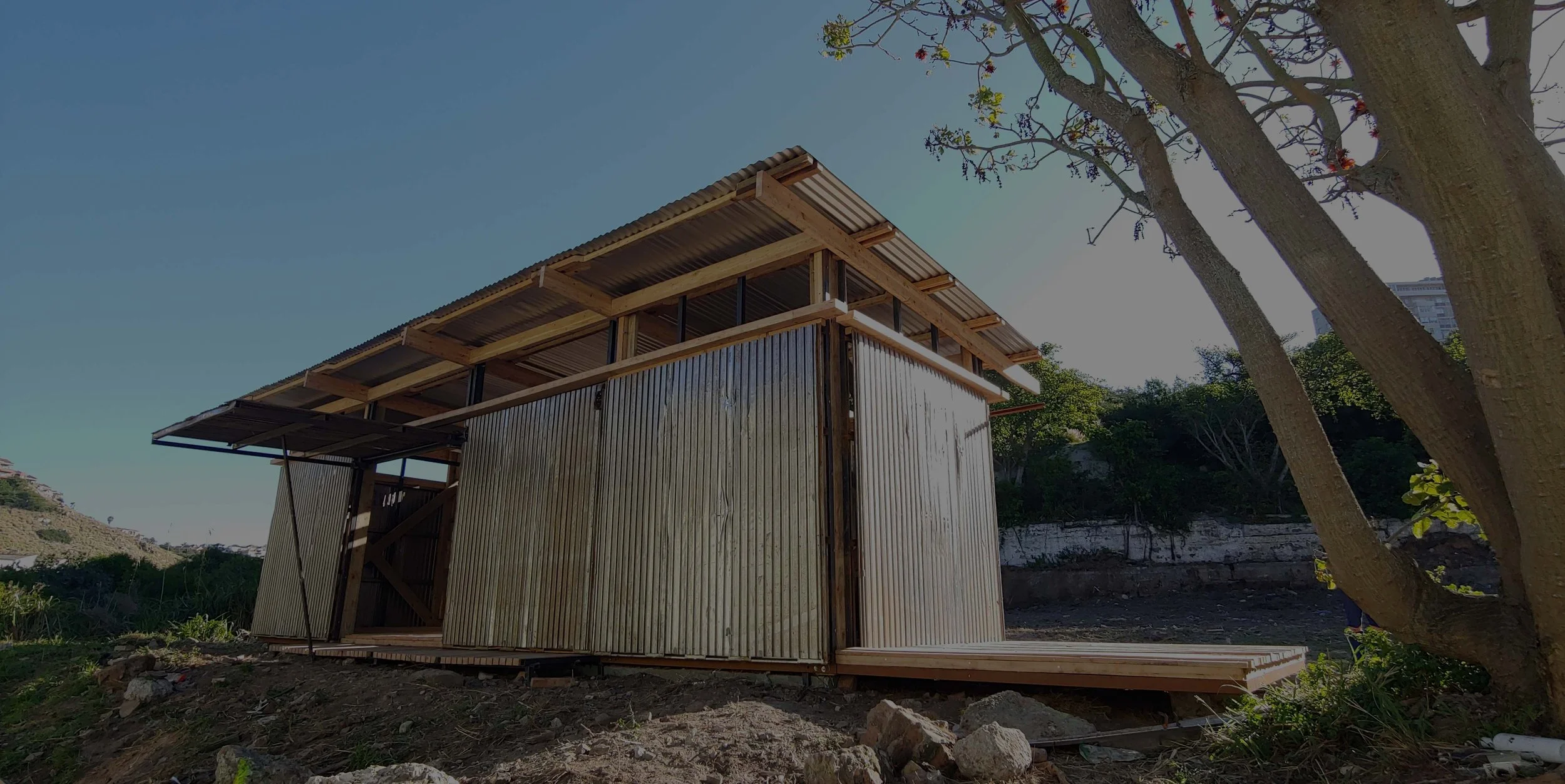 Outdoor exhibit made with sheet metal and wood