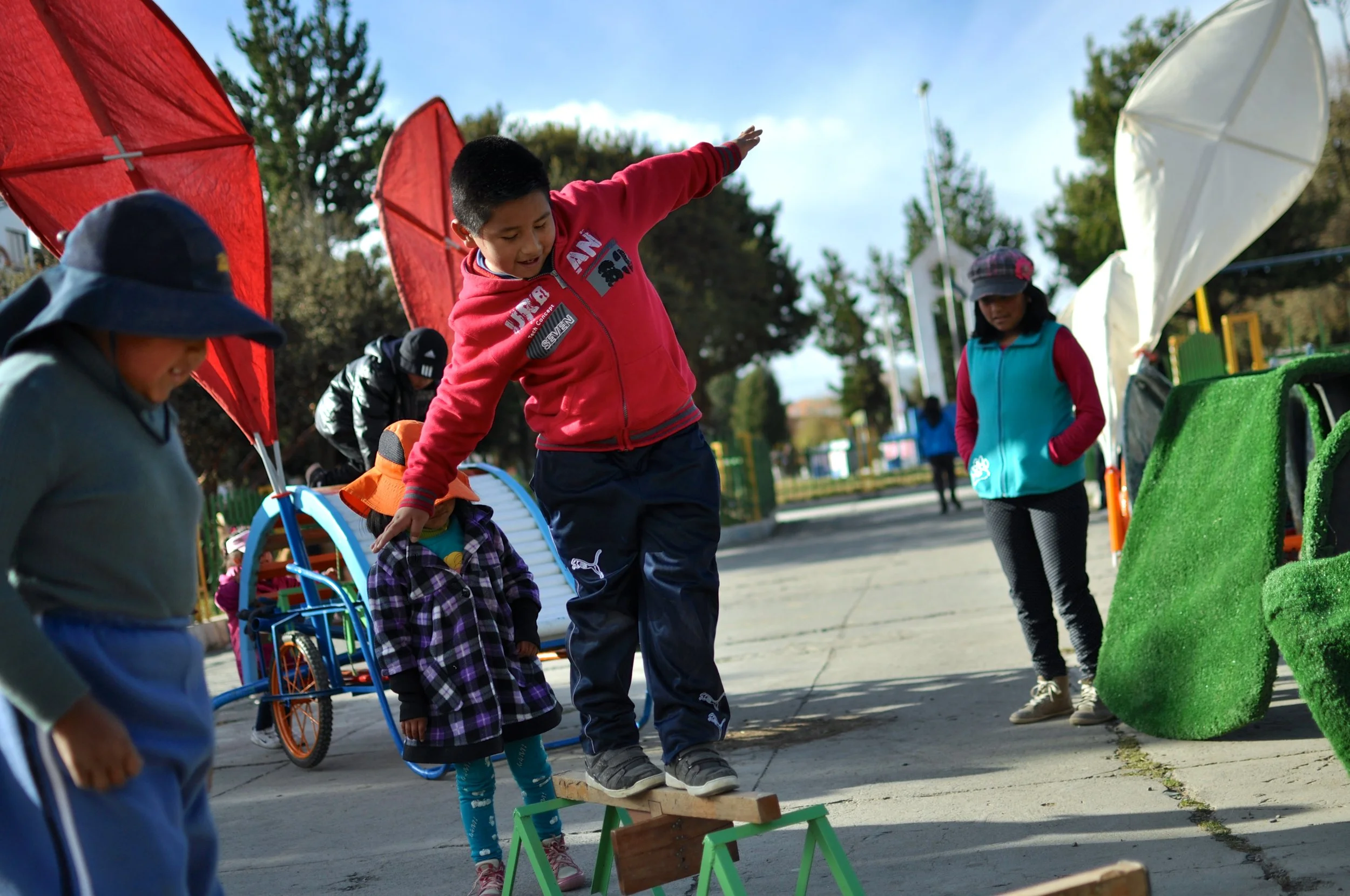 kids playing and using Vending education project