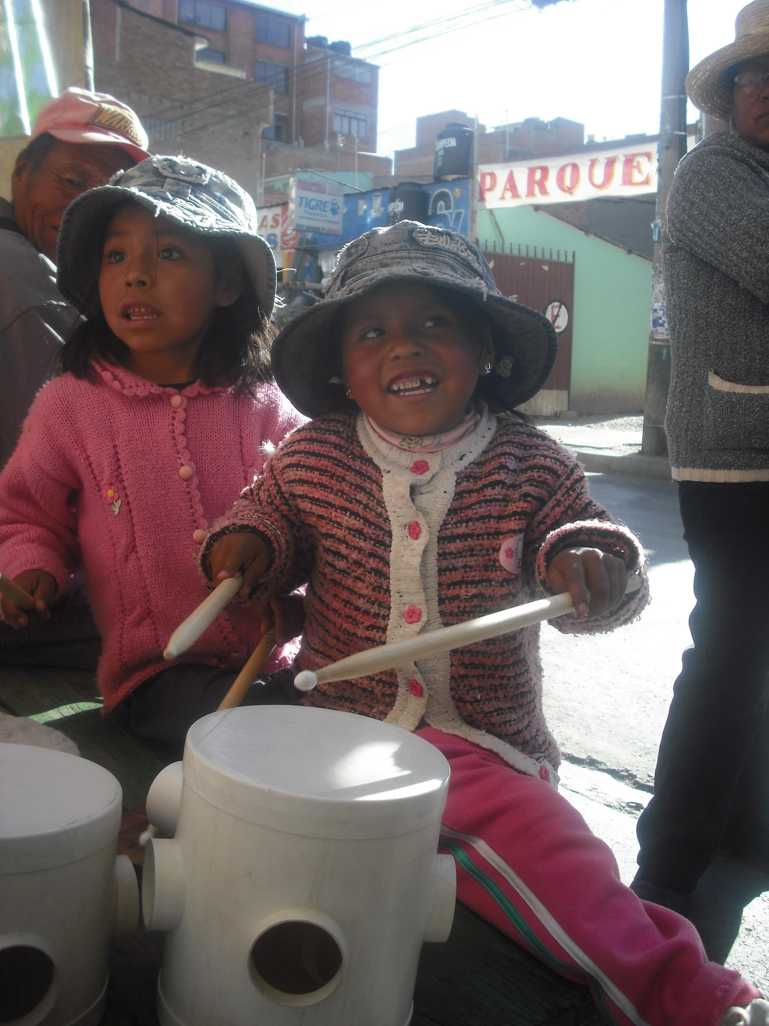 kids playing and using Vending education project