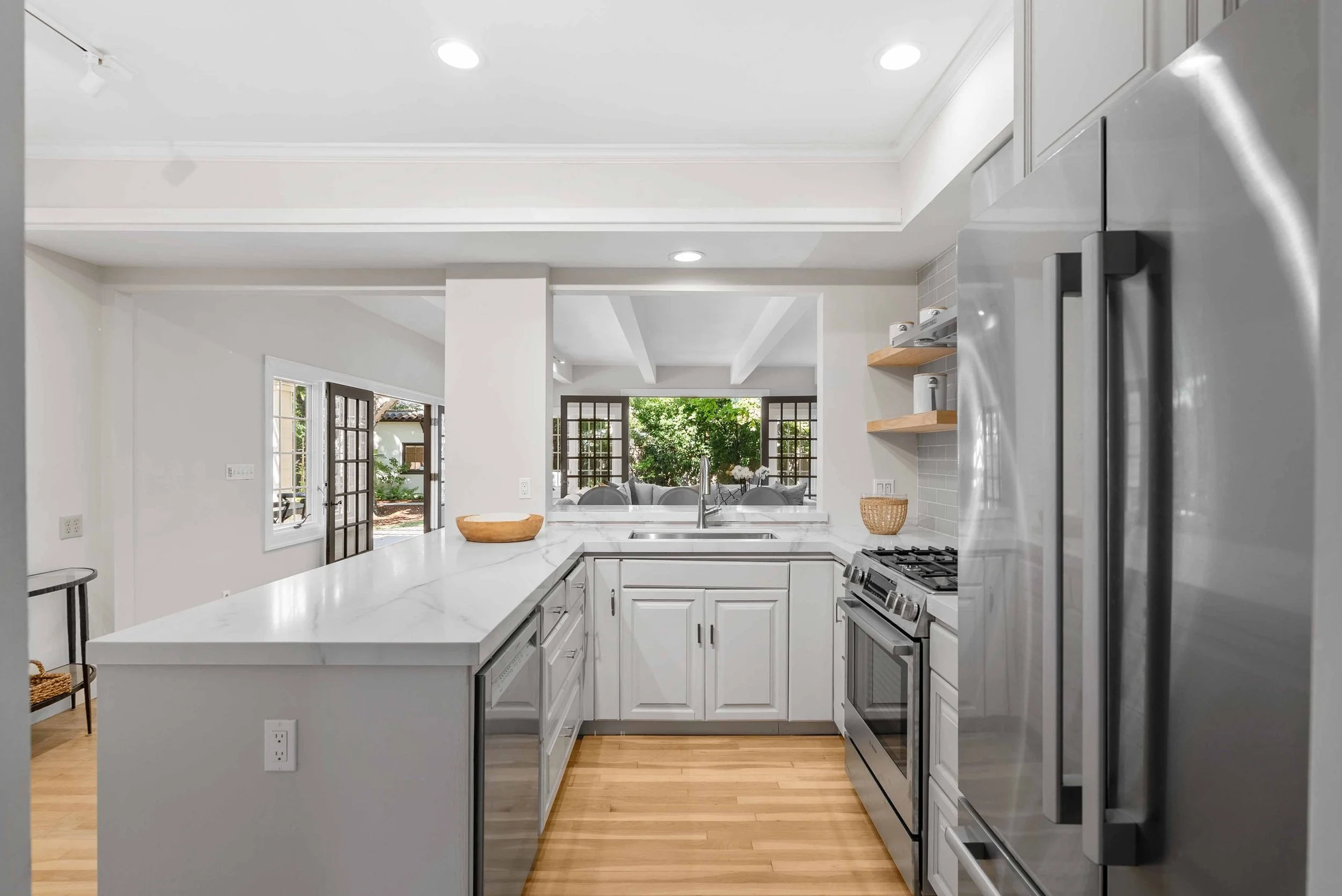 631_Coleridge_2_Kitchen_4.jpg