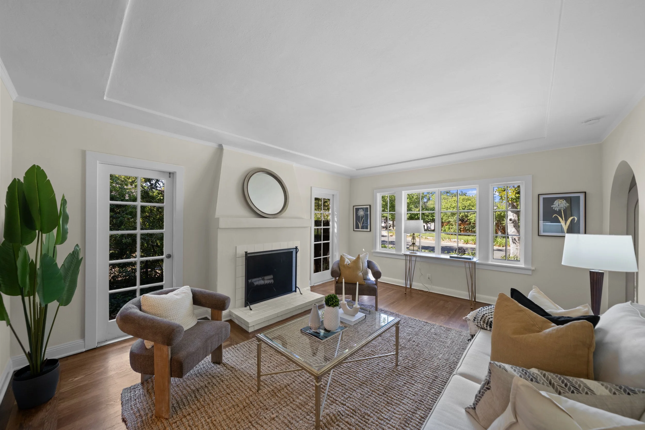 1 2 1677 Mariposa_LivingRoom_2.jpg